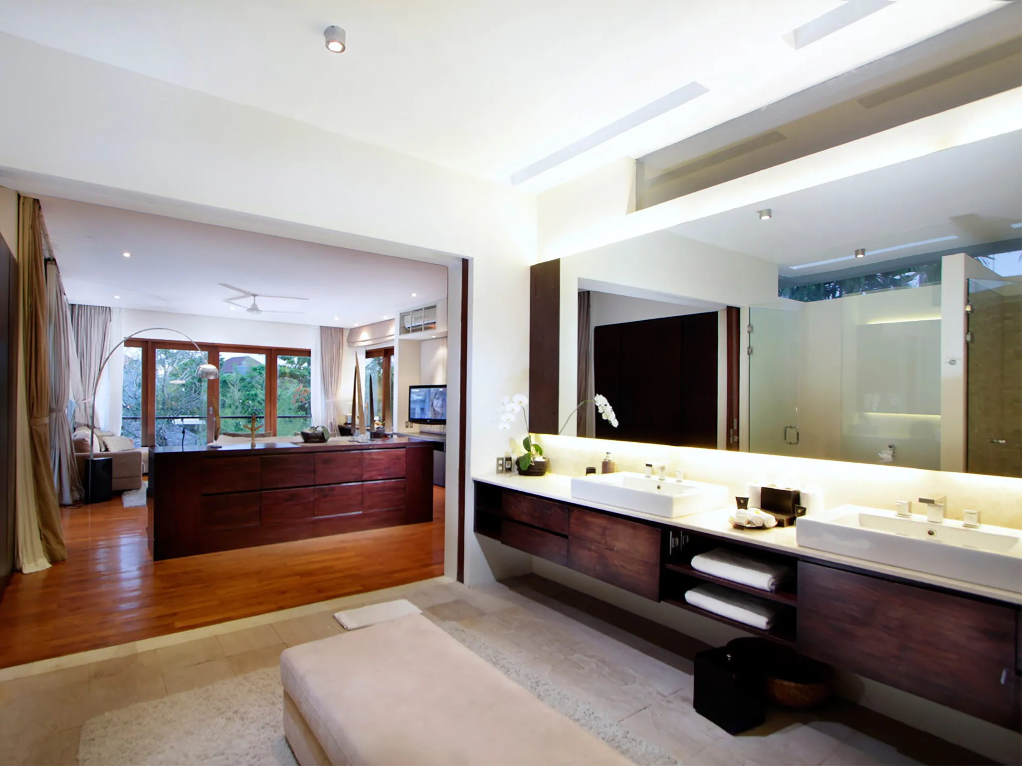 Villa Kalyani - Master bedroom ensuite