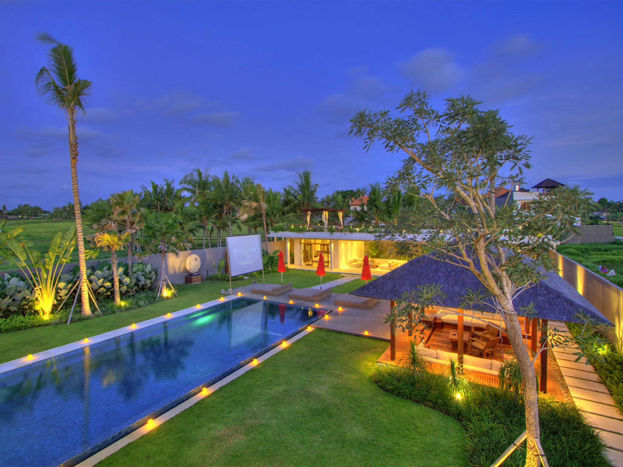 Villa Kalyani - The villa at night
