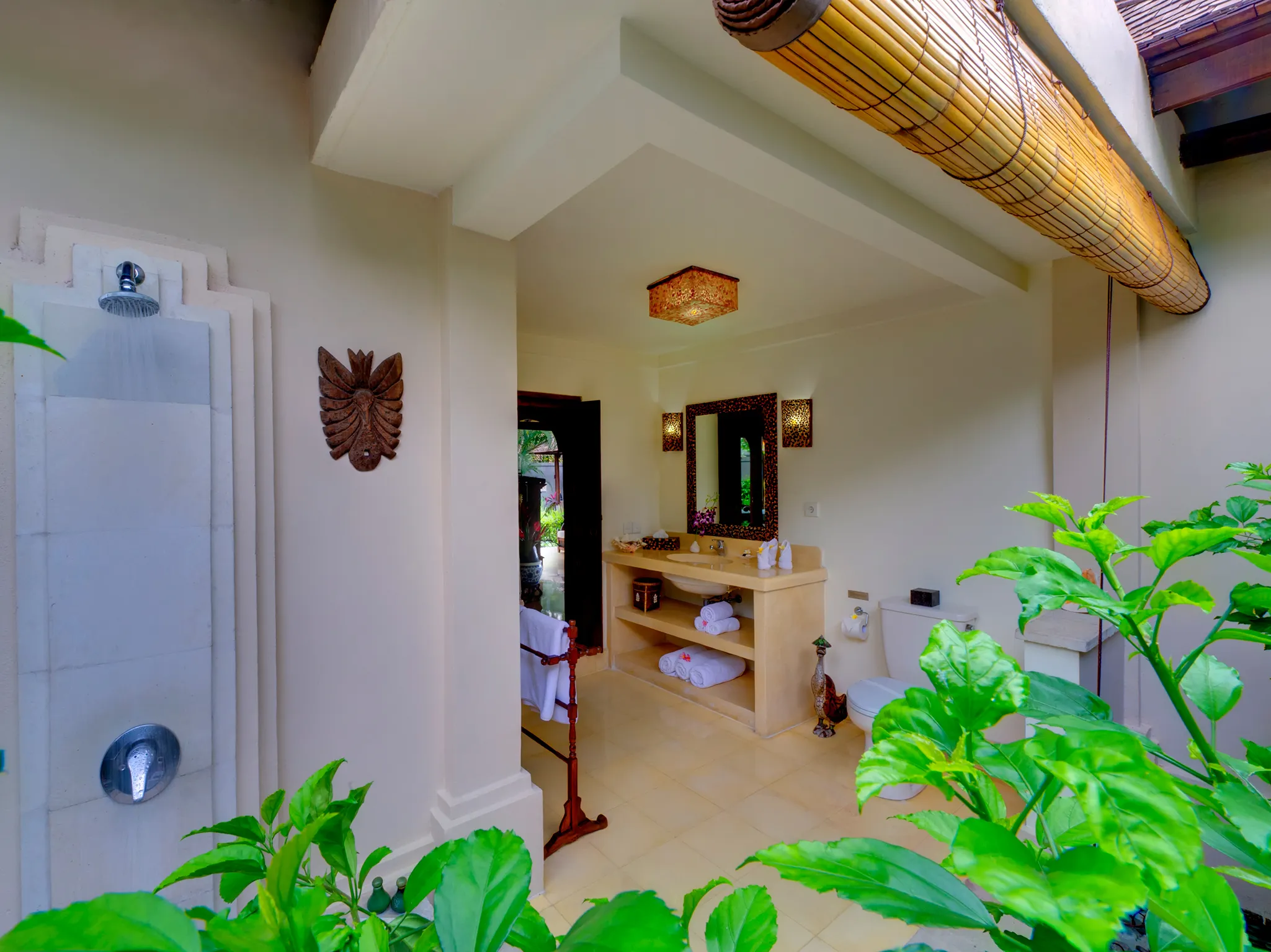 13. Villa Kedidi - Guest bathroom 3