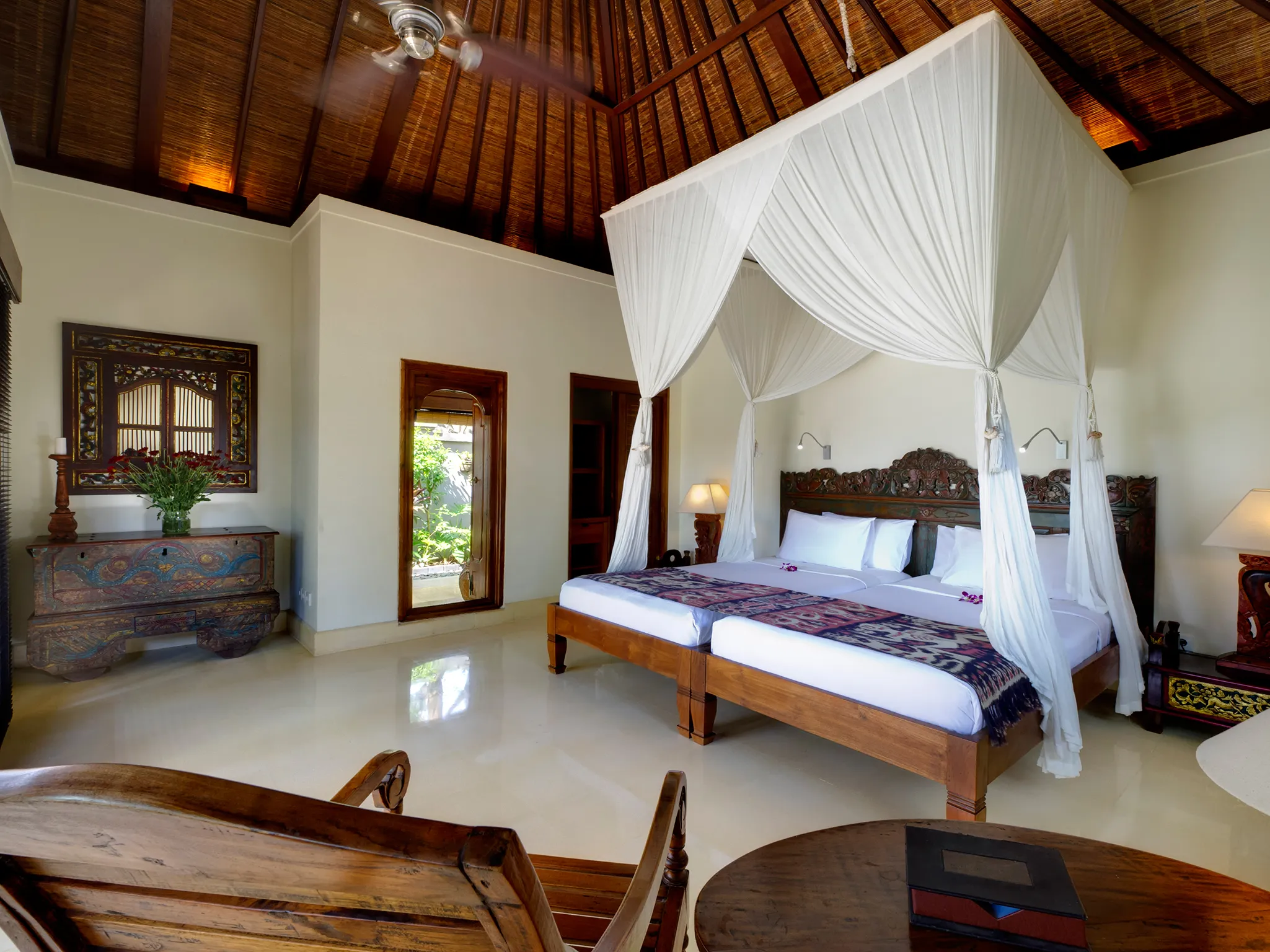 9. Villa Kedidi - Guest bedroom 2 (twin)