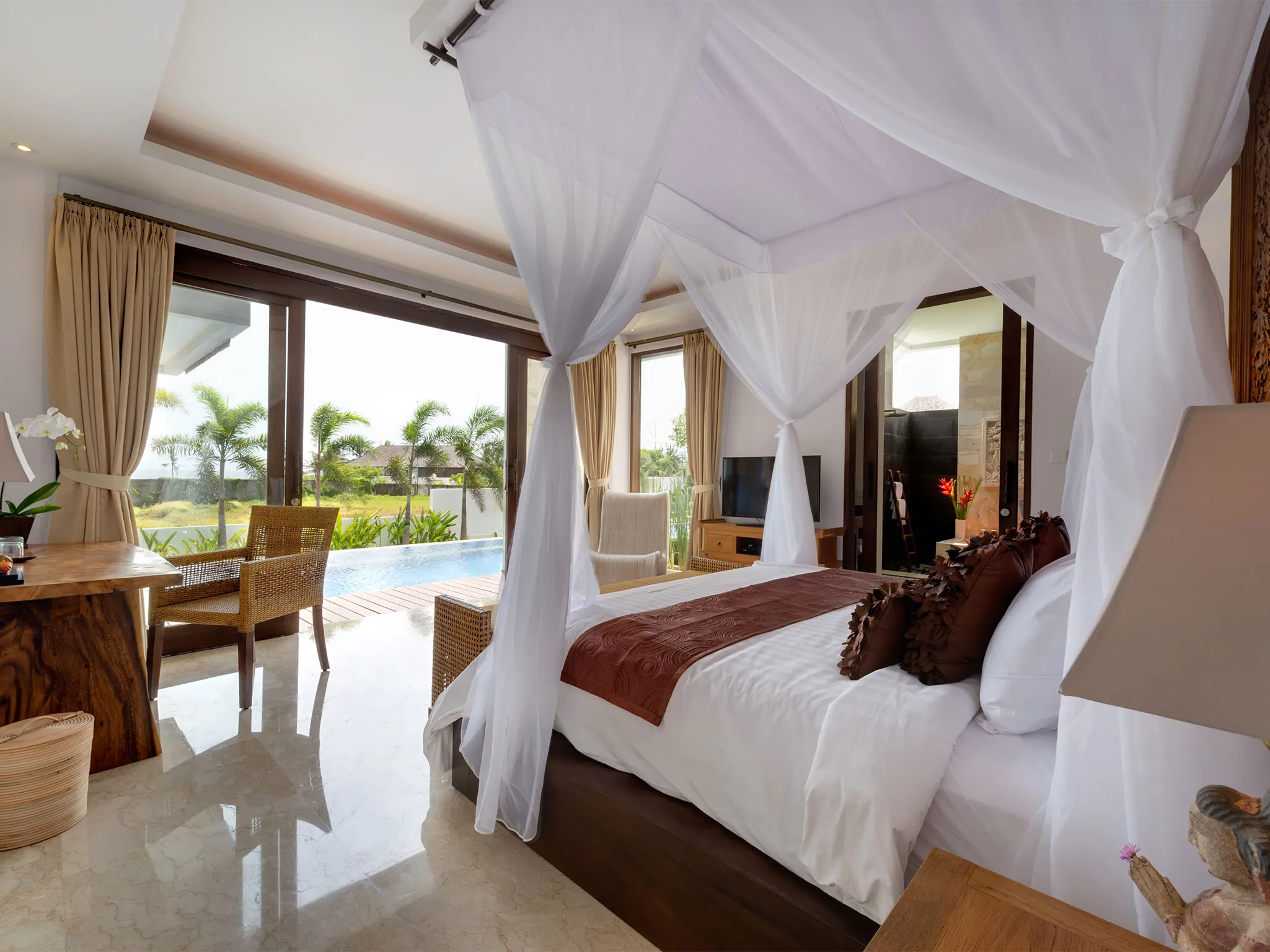Villa Luwih - Upstairs bedroom one