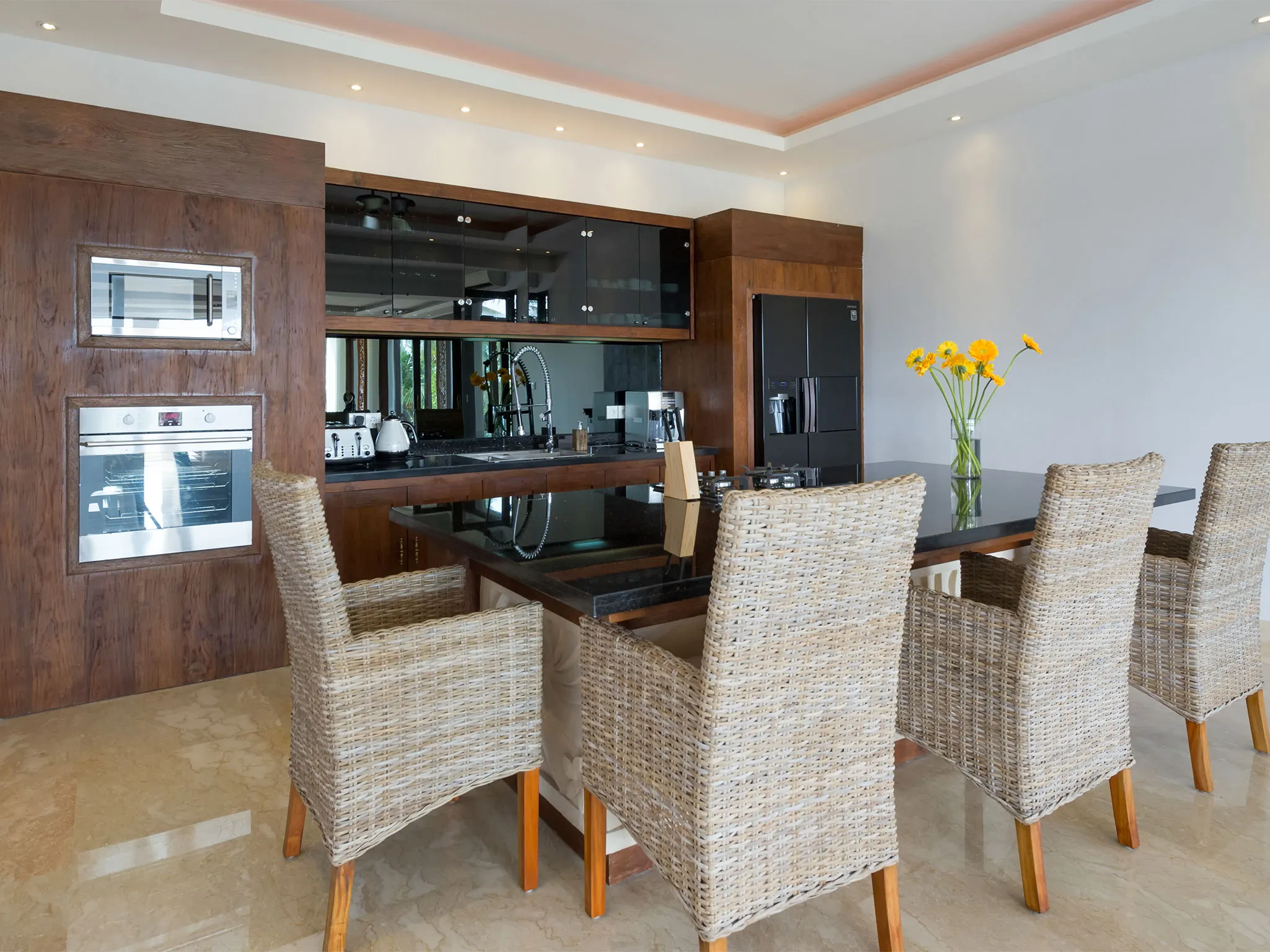 Villa Luwih - Kitchen