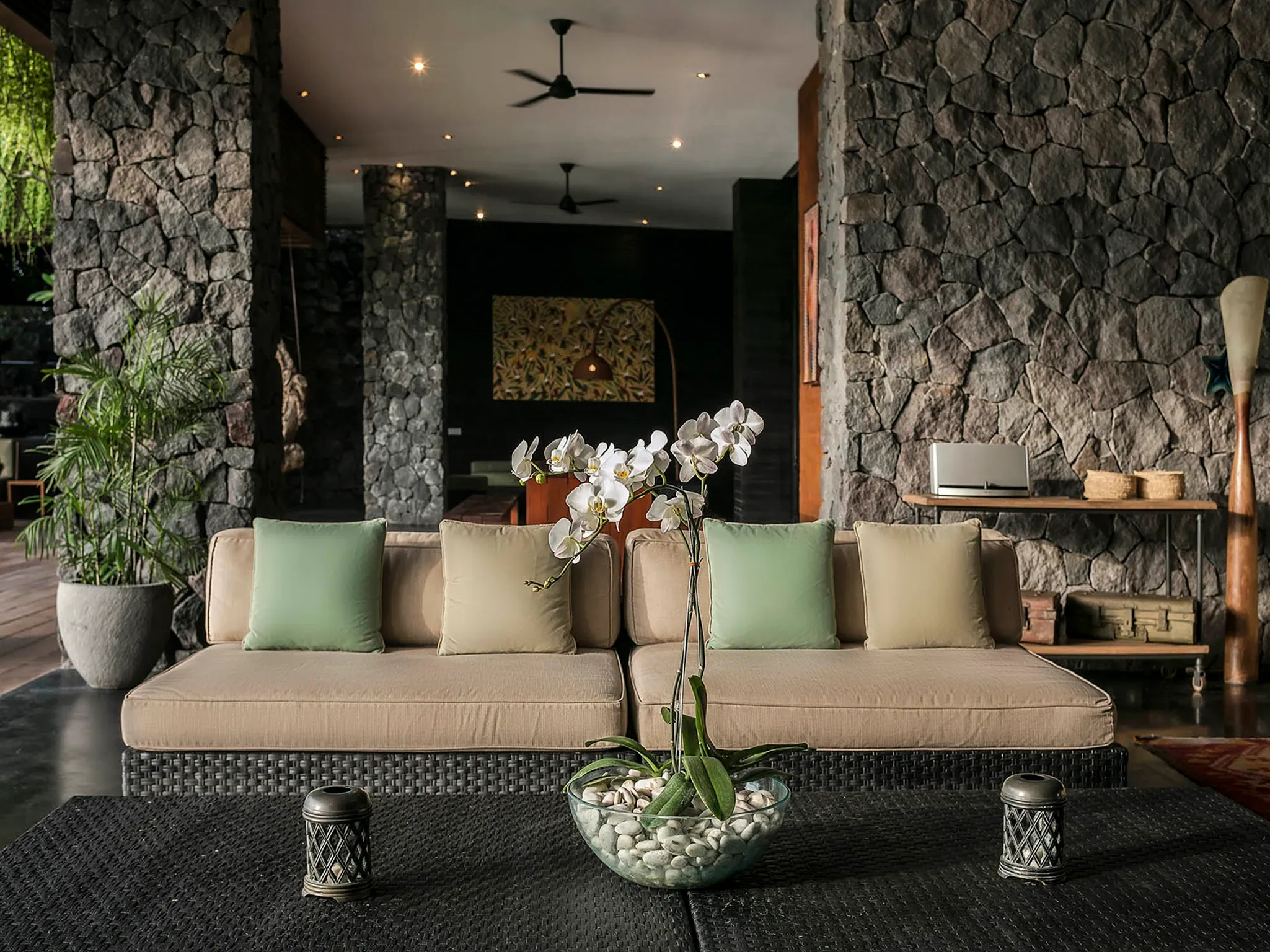Villa Mana - Open lounge areas