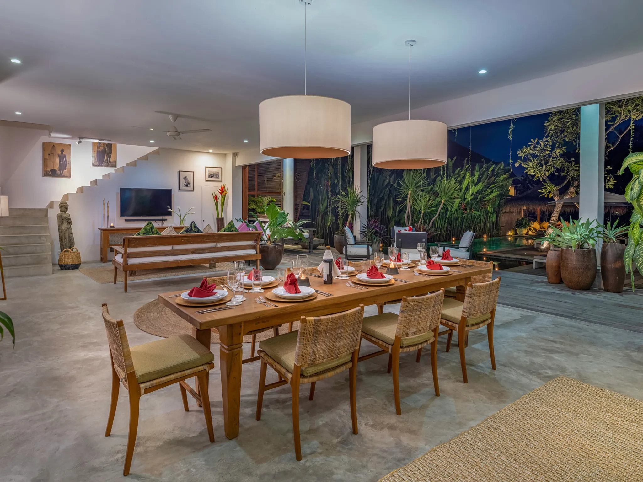 Villa Mandalay Dua - Dining and living area