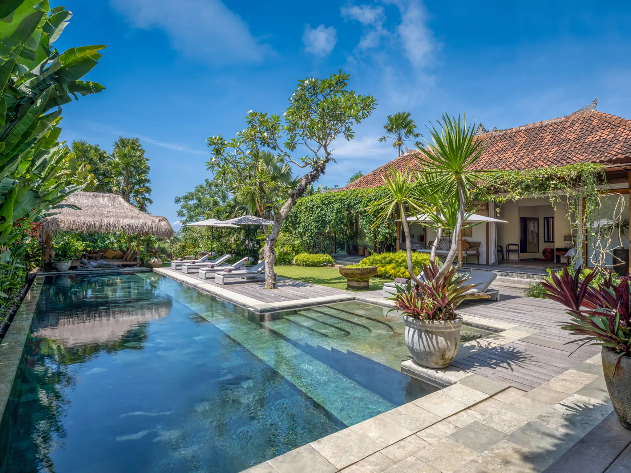 Villa Mandalay Dua - Villa and pool