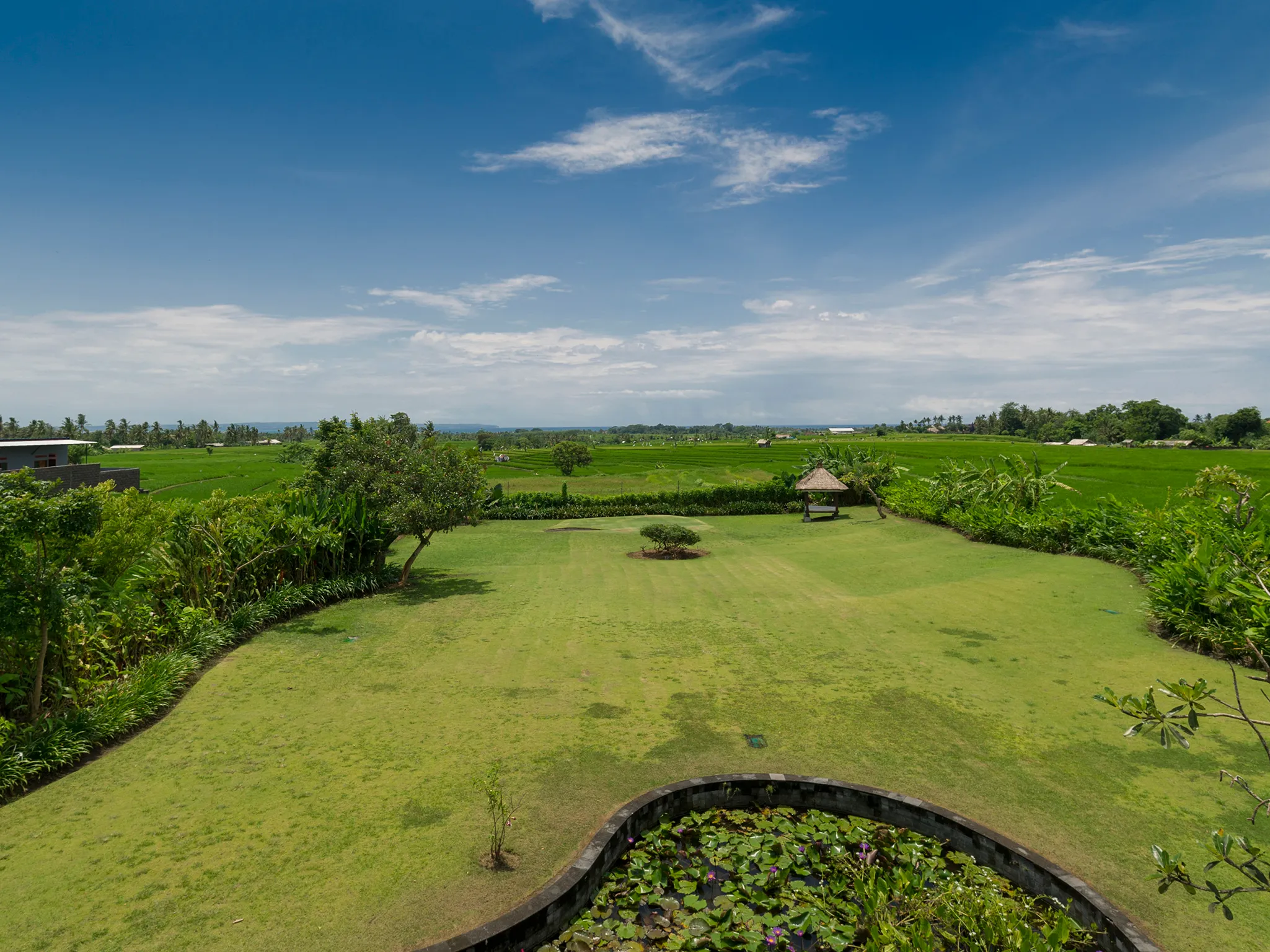 Villa Mandalay - Pitch and put in front of the villa