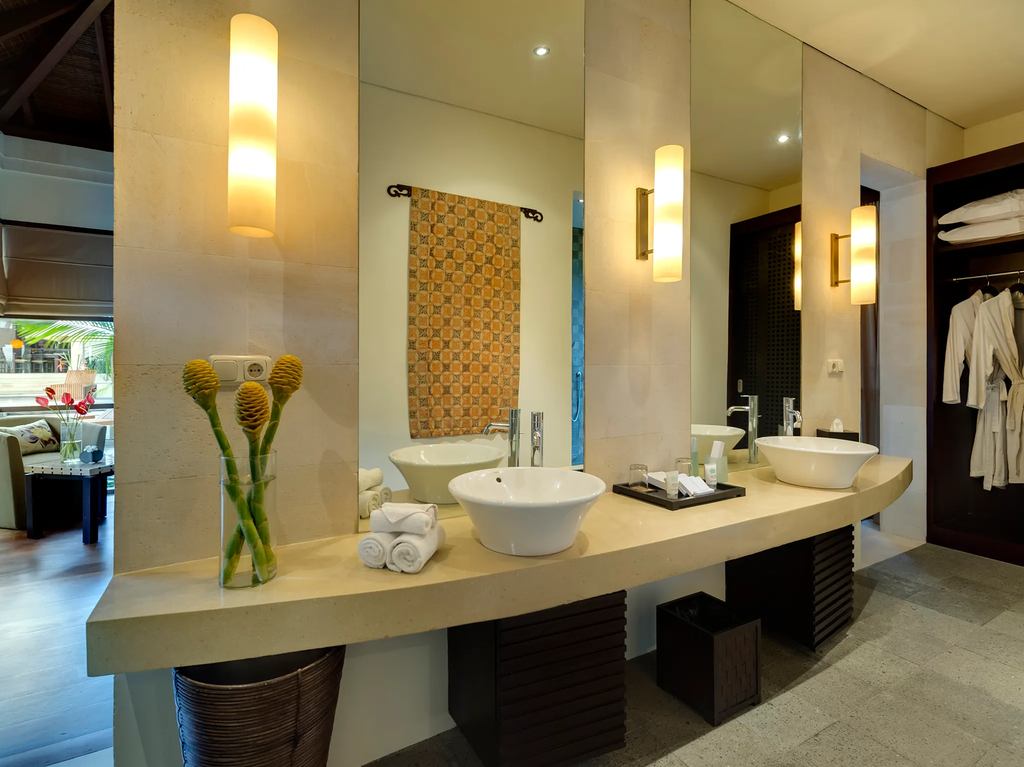 Villa Mandalay - Left side sleeping pavilion, first guest bathroom