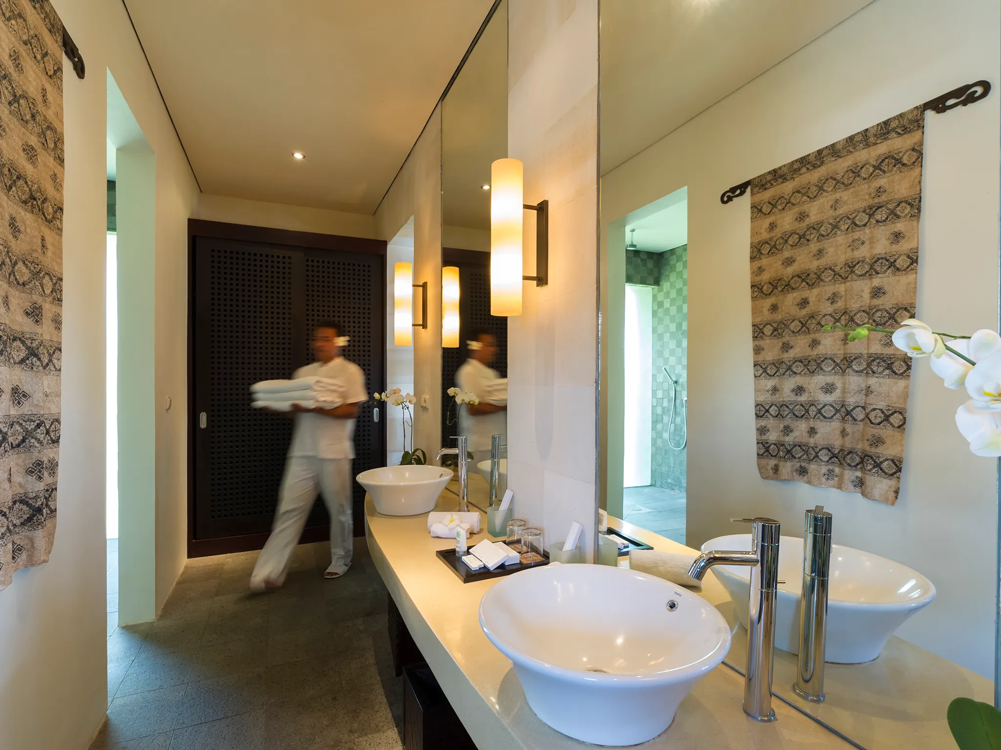 Villa Mandalay - Right side sleeping pavilion, second guest bathroom