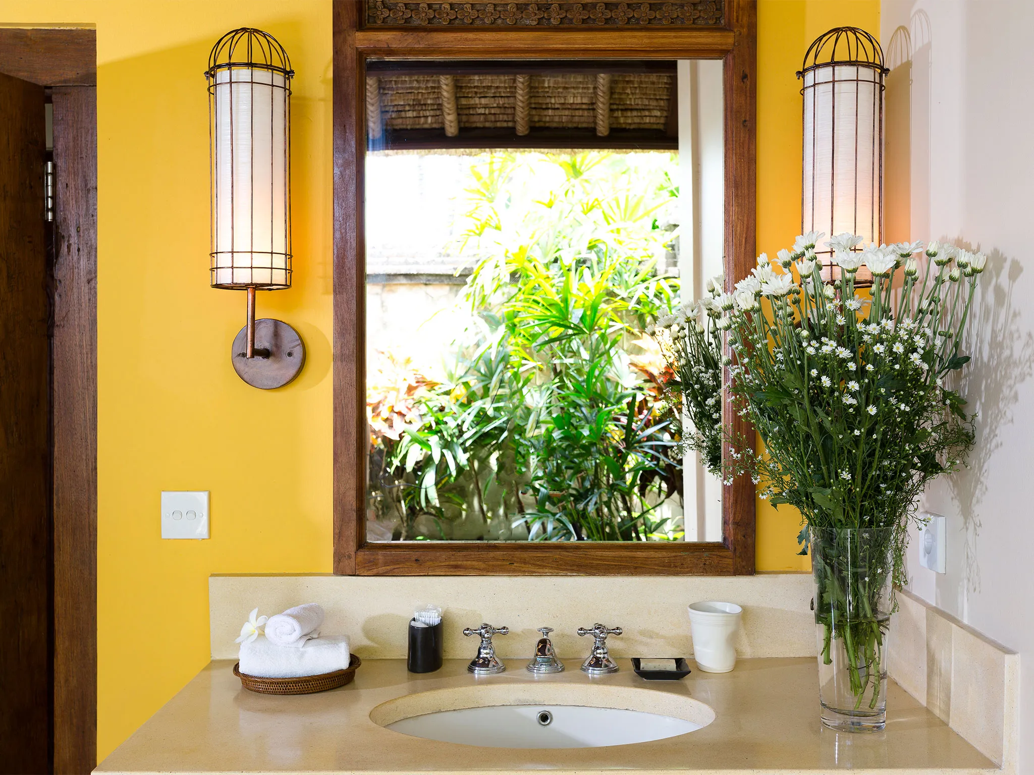 Villa Maridadi - Guest suite bathroom features