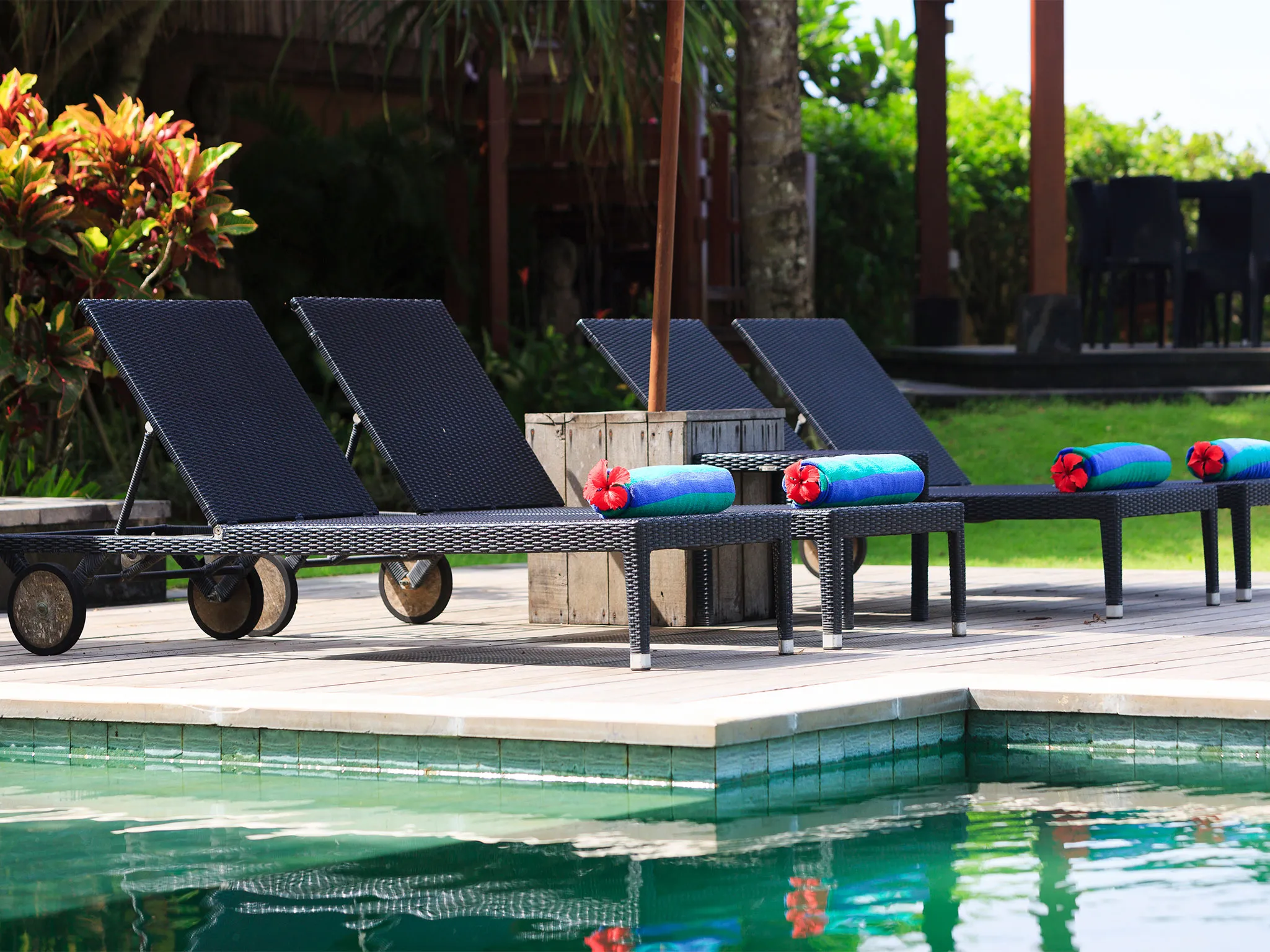 Villa Maridadi - Poolside lounging