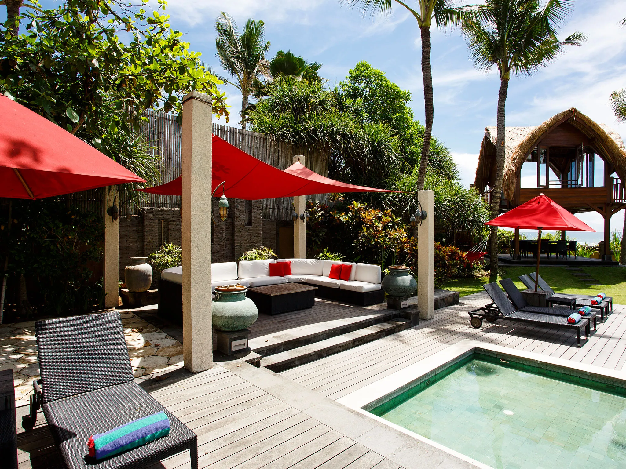 Villa Maridadi - Entertain by the pool