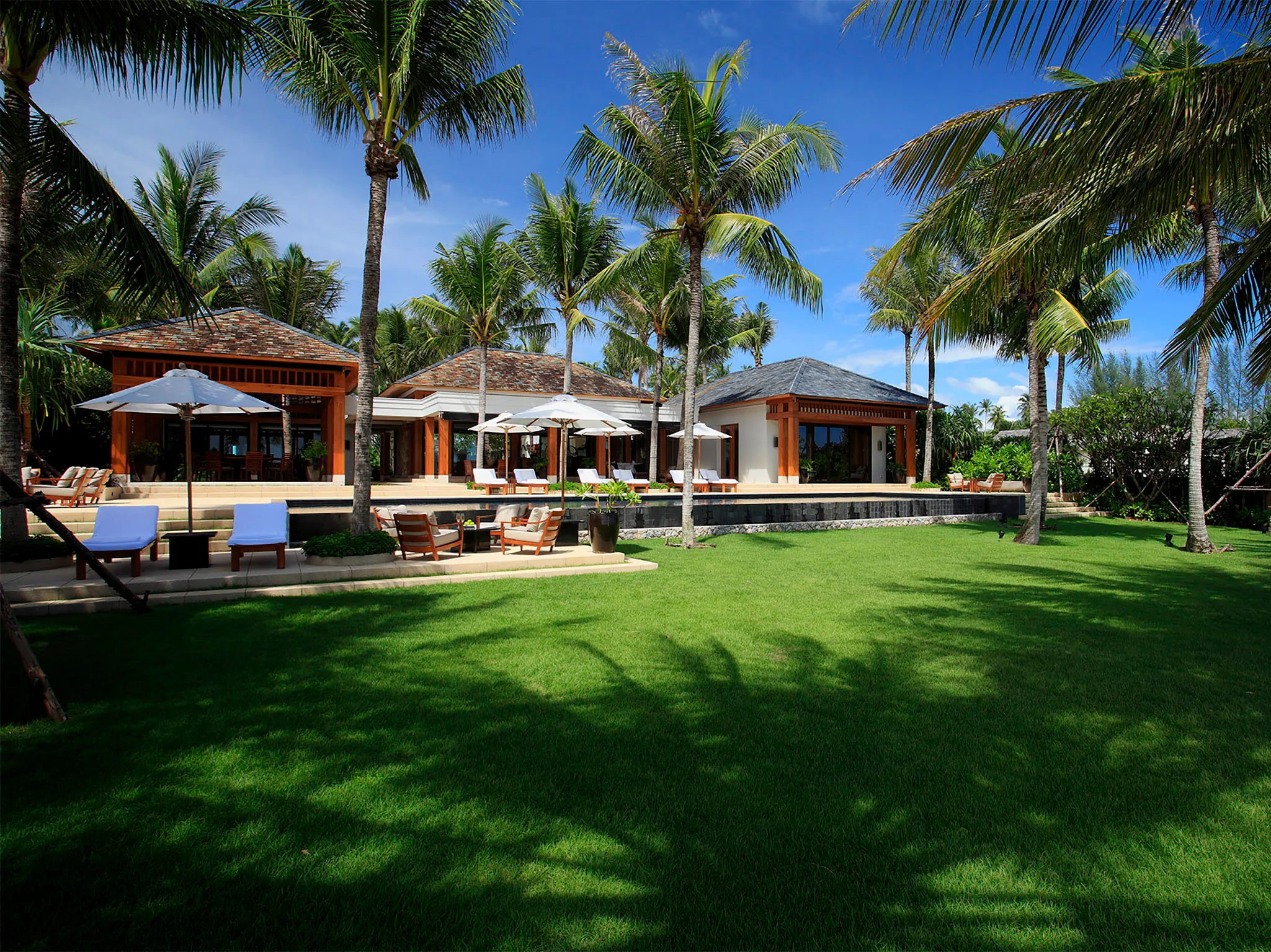 Villa Nandana - Villa and garden