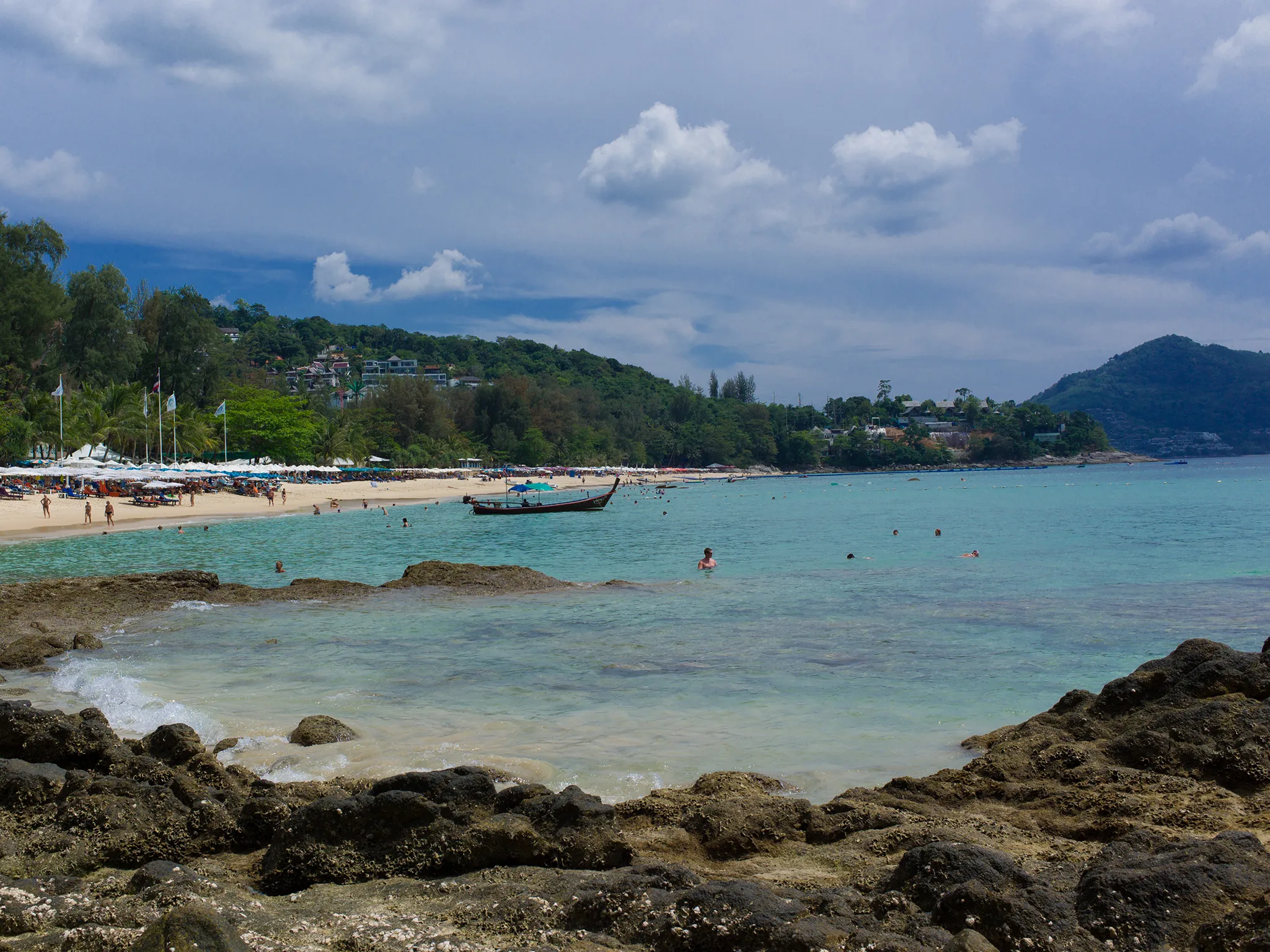 Villa Napalai Surin - Local beach with a view up to the villa