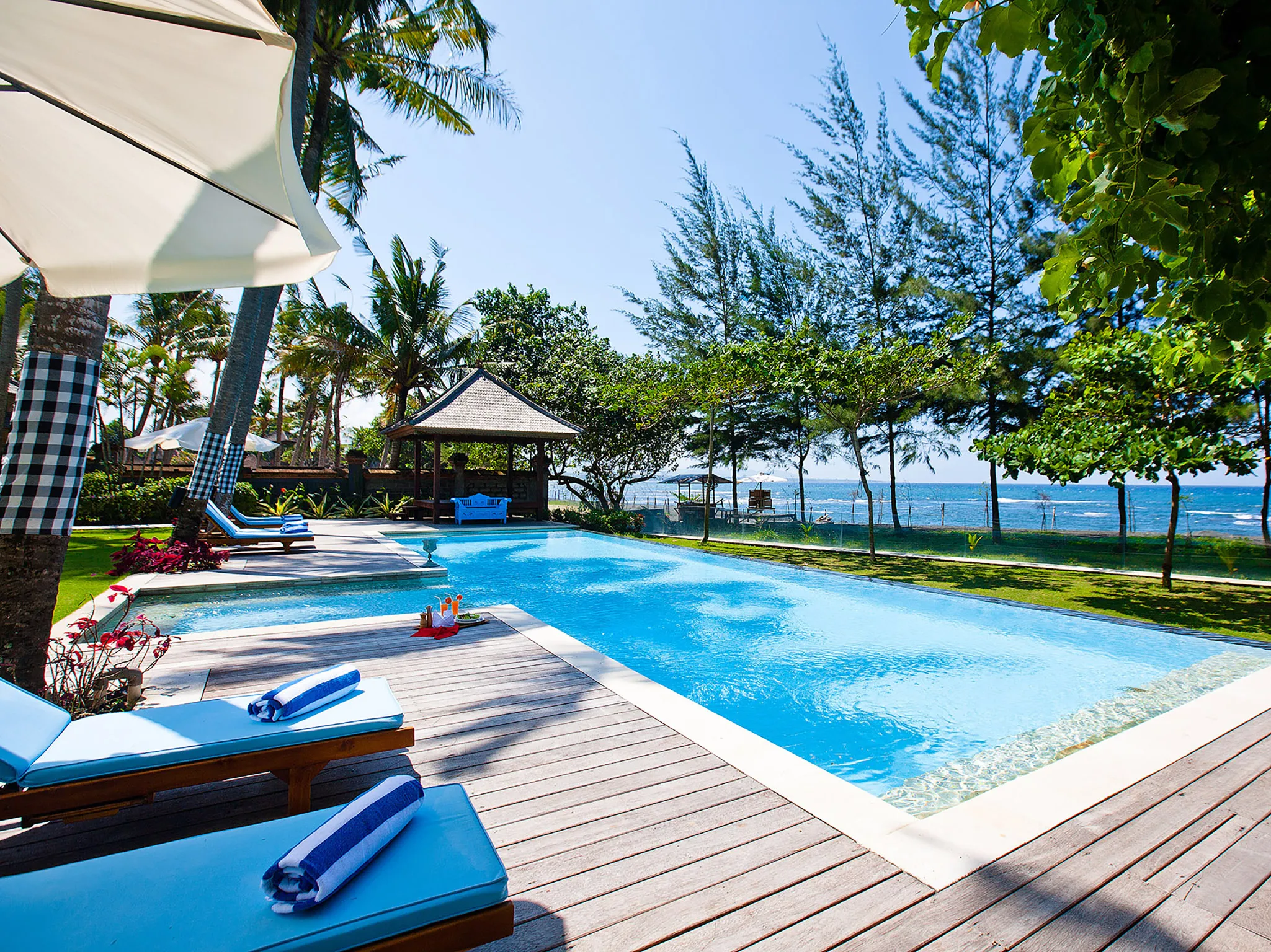 Puri Nirwana - Absolute beach front