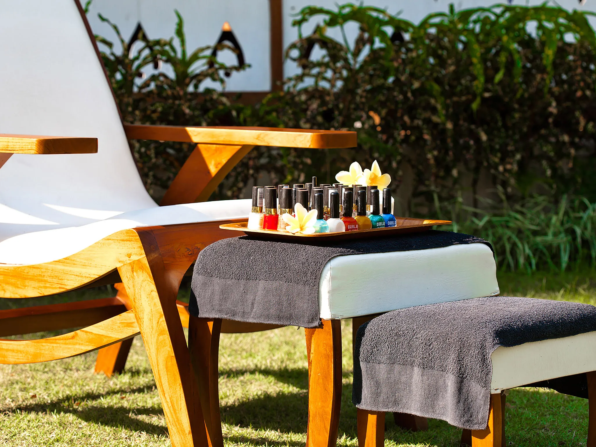 Puri Nirwana - Outdoor Pedicure and manicure