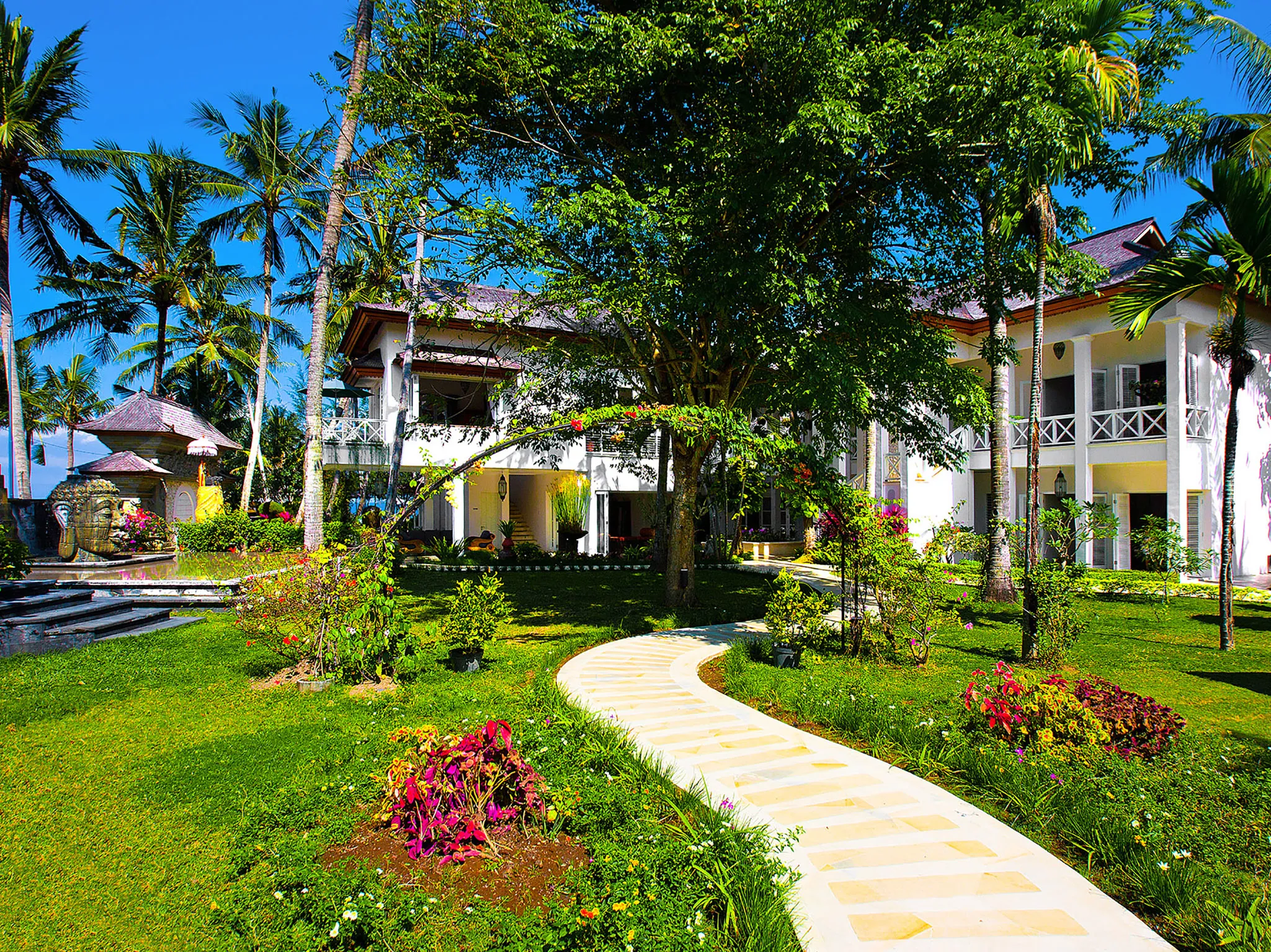 Puri Nirwana - Villa and garden