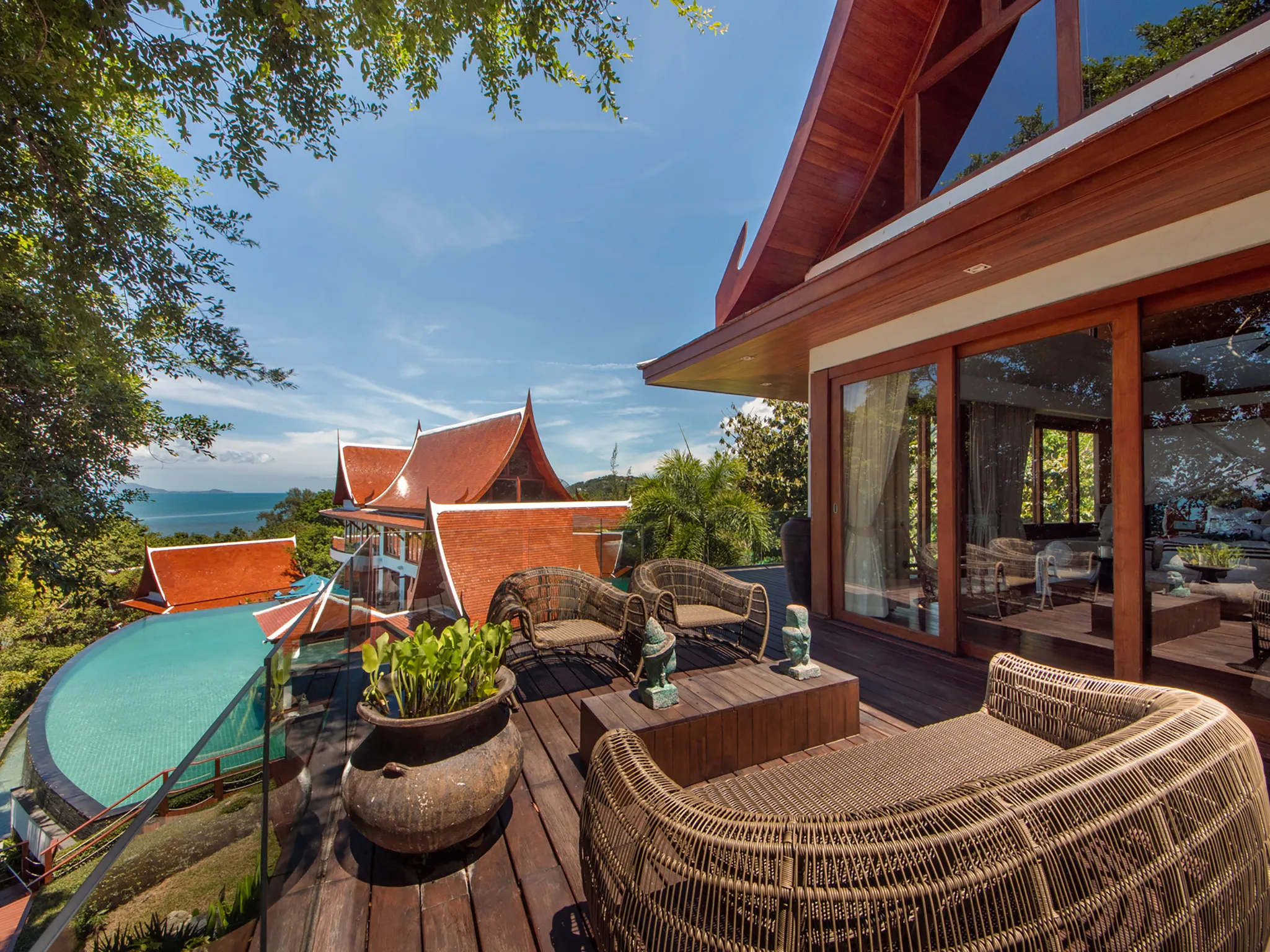 Villa Riva - Outdoor sitting area with pool and sea view