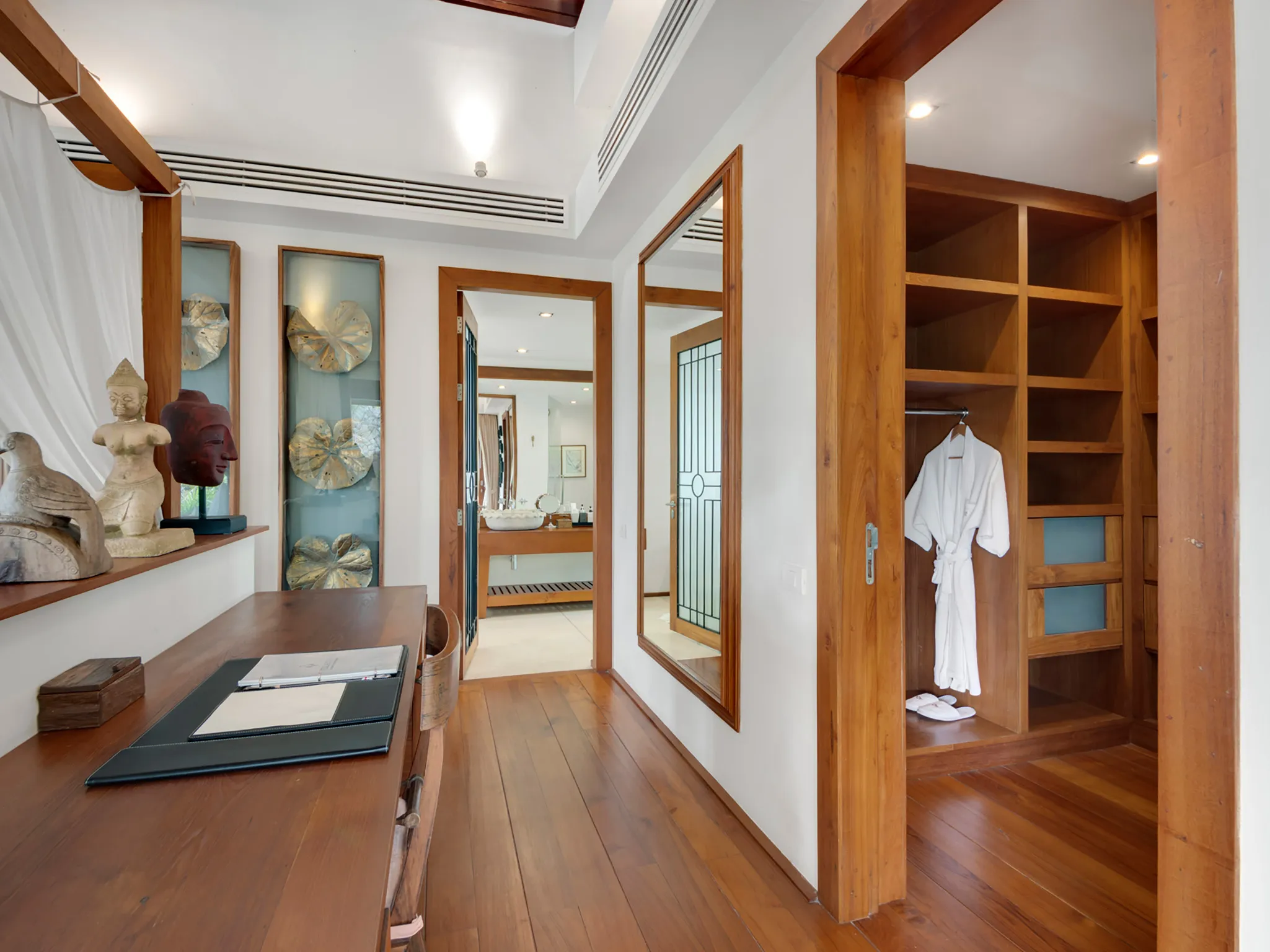 Villa Riva - Walk-in closet