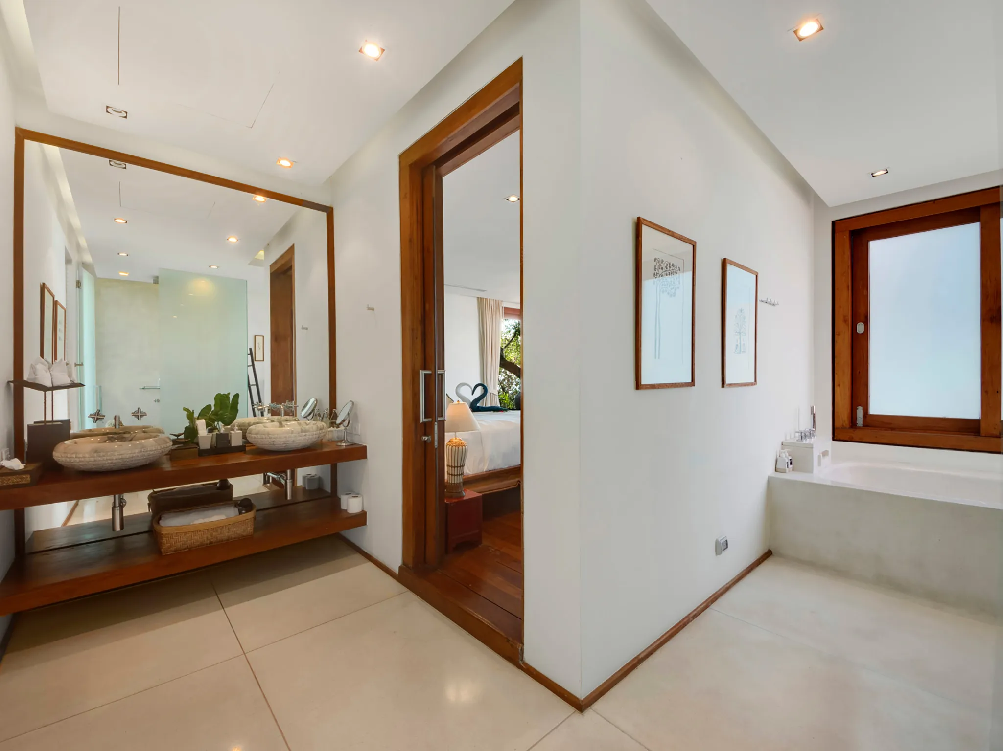Villa Riva - Spacious bathroom