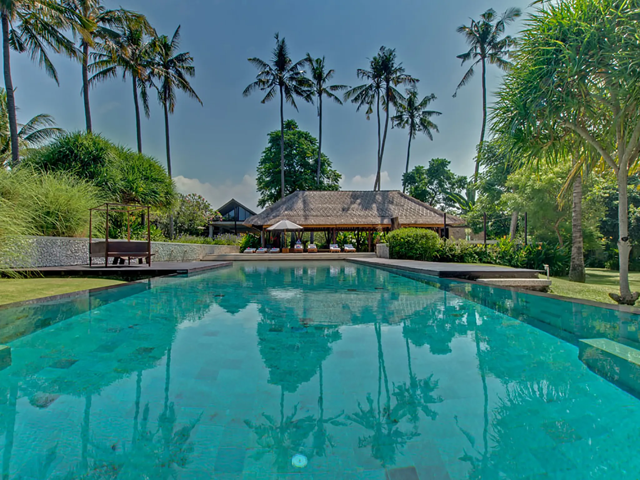Villa Samadhana - Pool and entertainment pavilion