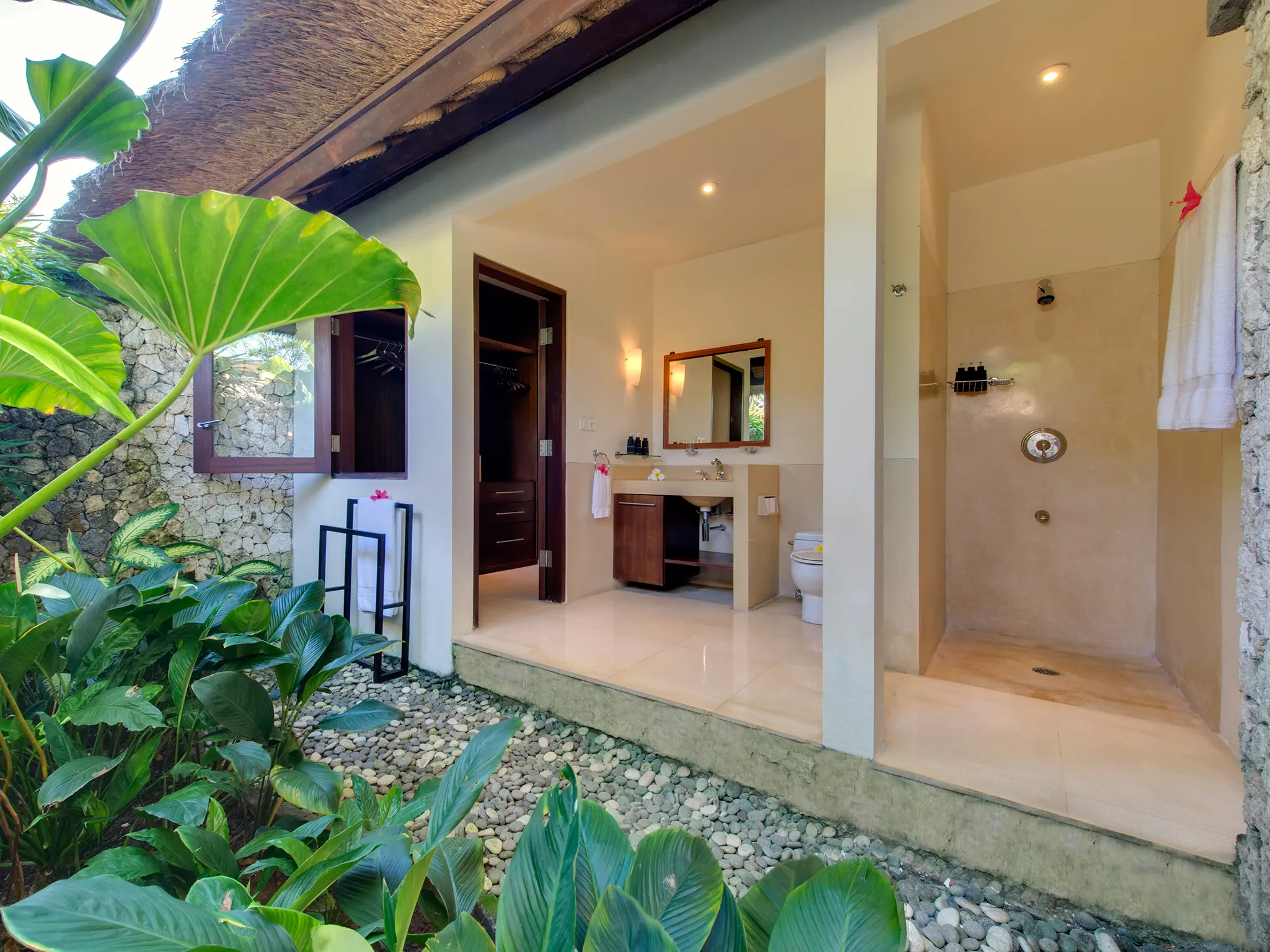 Villa Samadhana - Guest house bathroom
