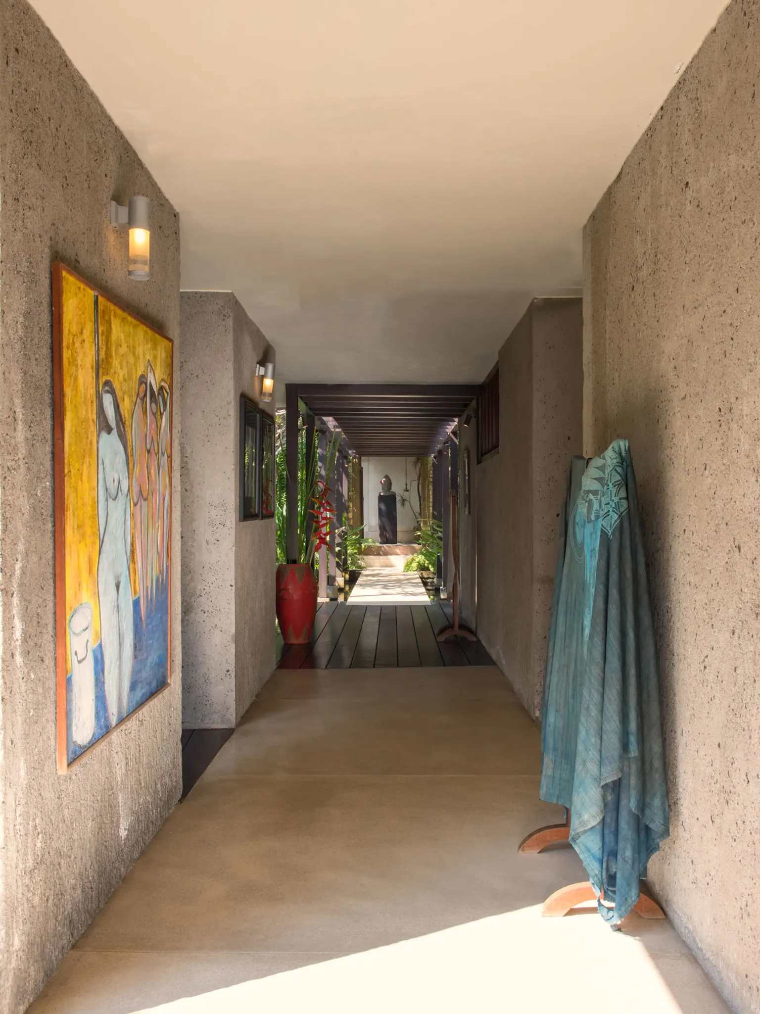 Villa Samadhana - Corridor to master suite