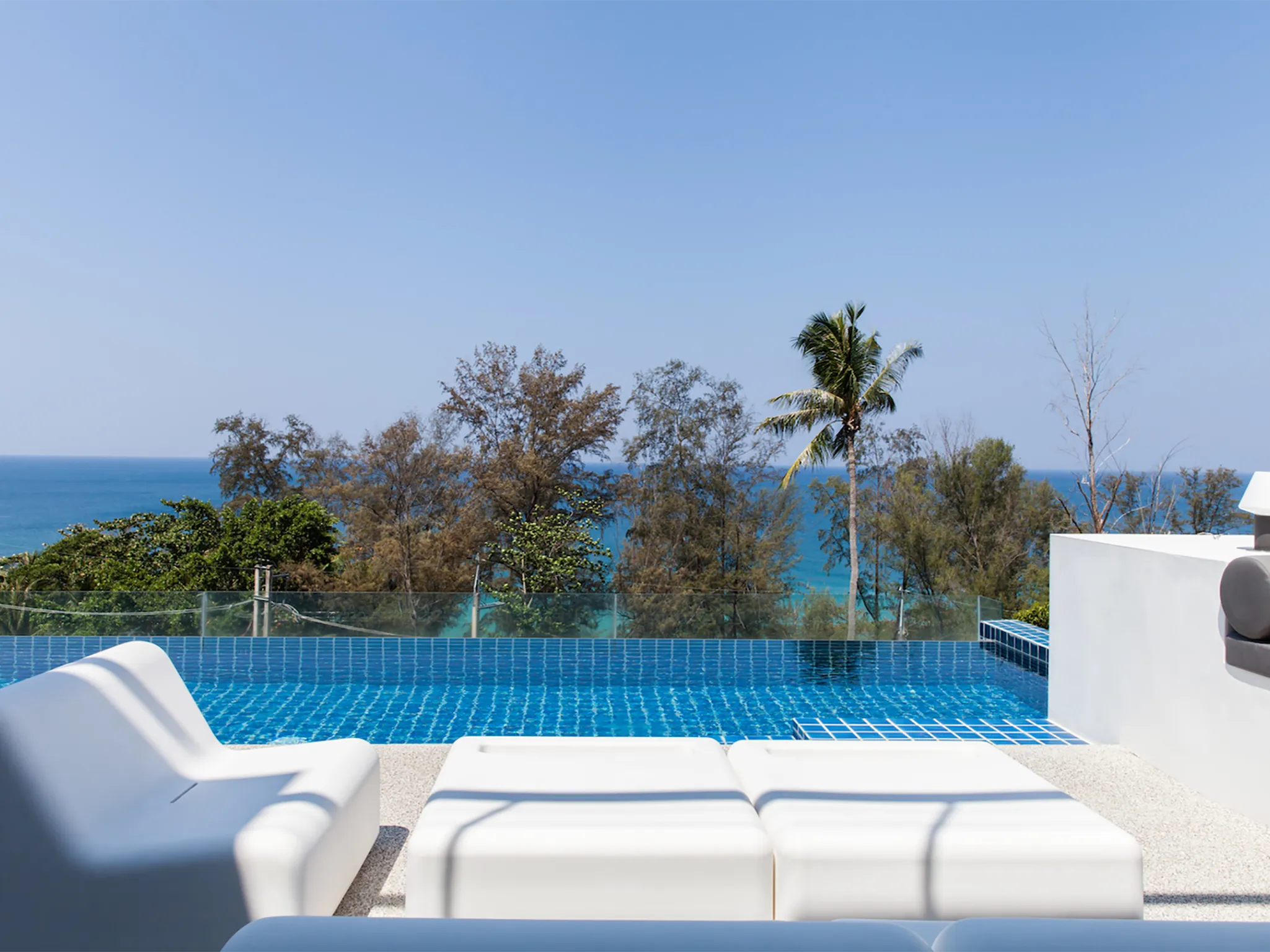 Villa Sammasan - Loungers by the pool