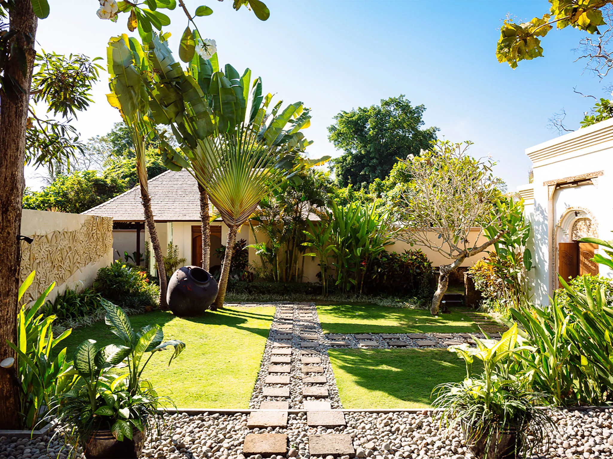 Villa Simona Oasis - Entrance pathways