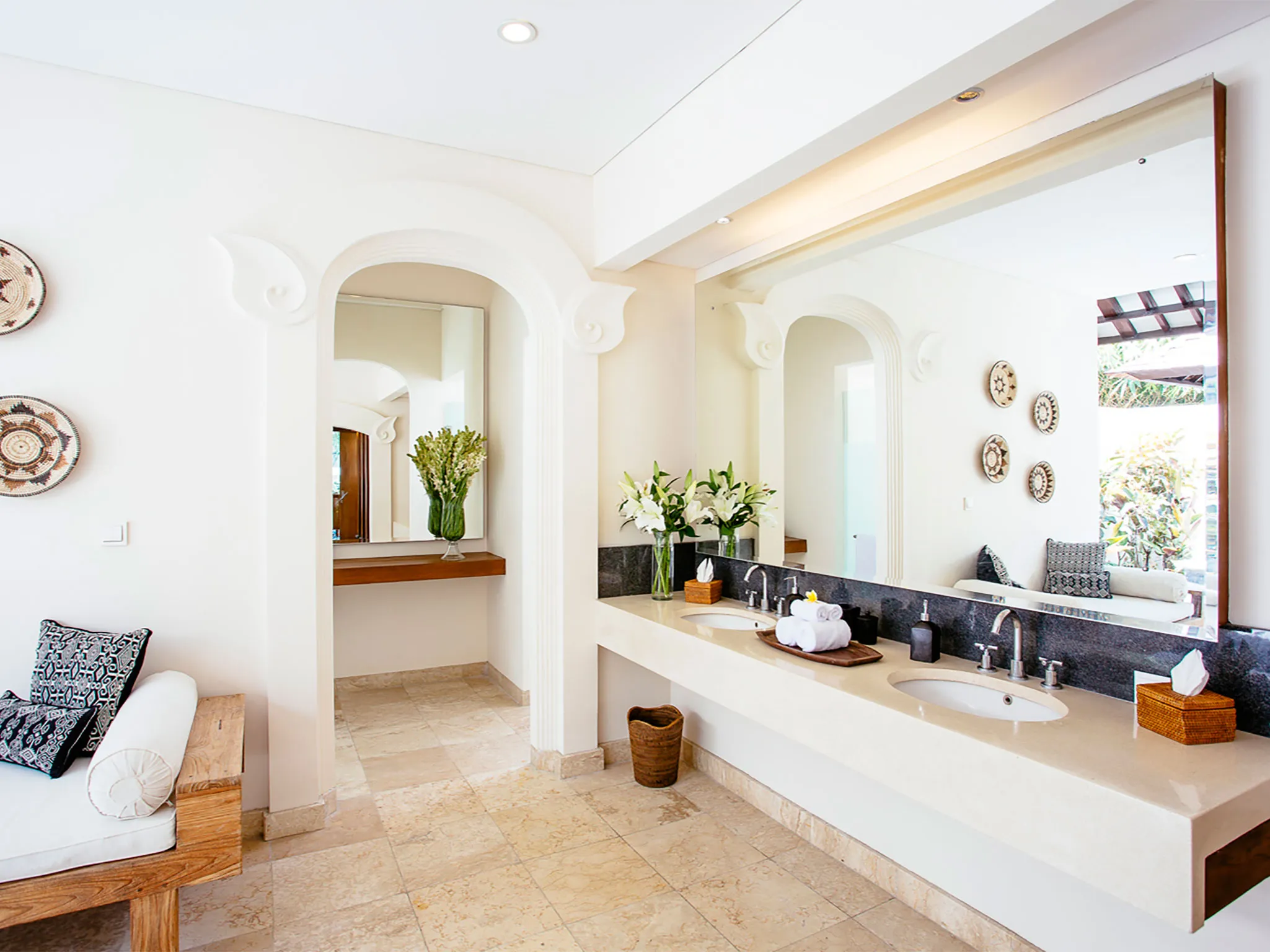 Villa Simona Oasis - Darma master ensuite vanity