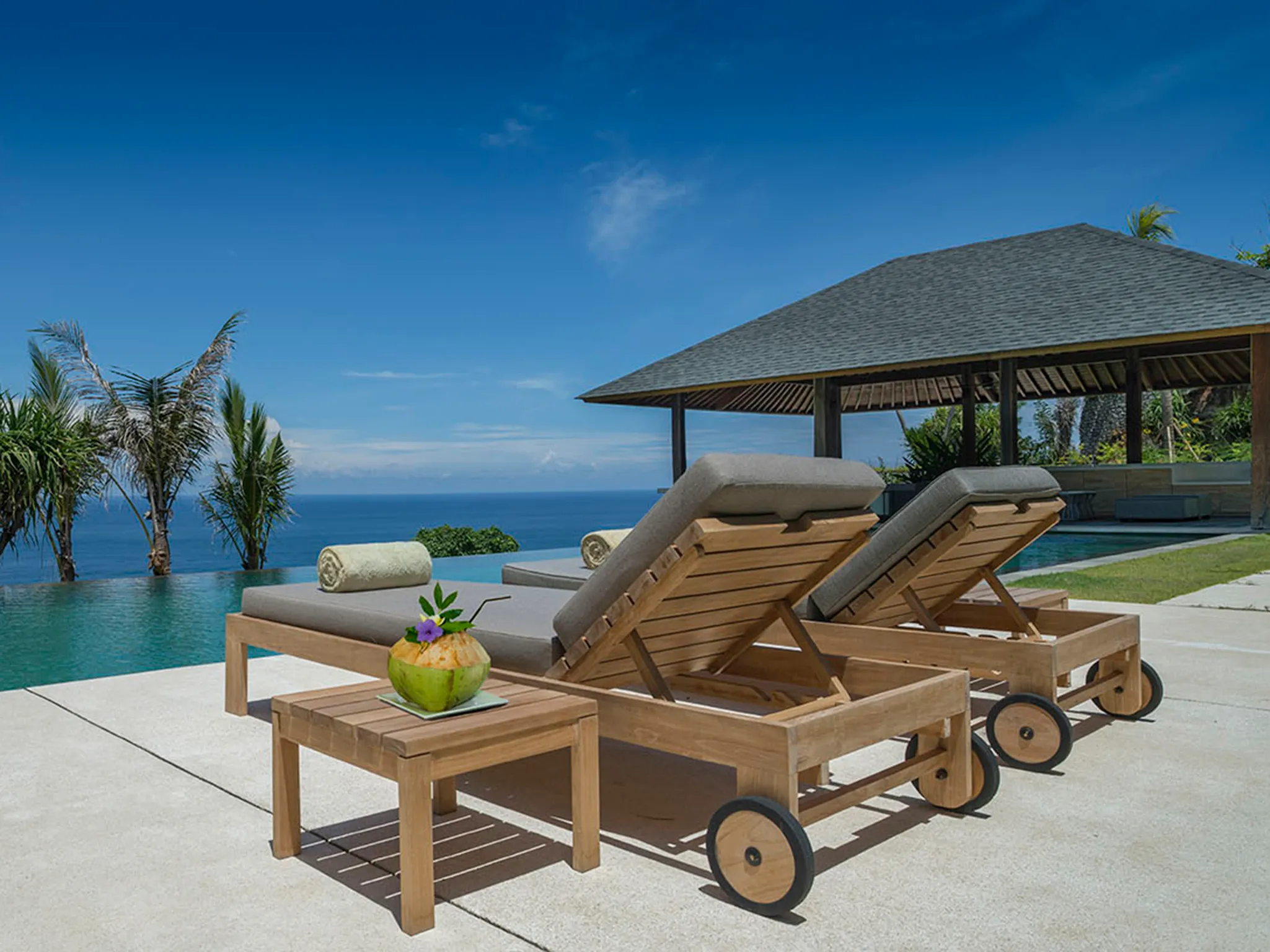 Sohamsa Estate - Villa Soham - Relax poolside