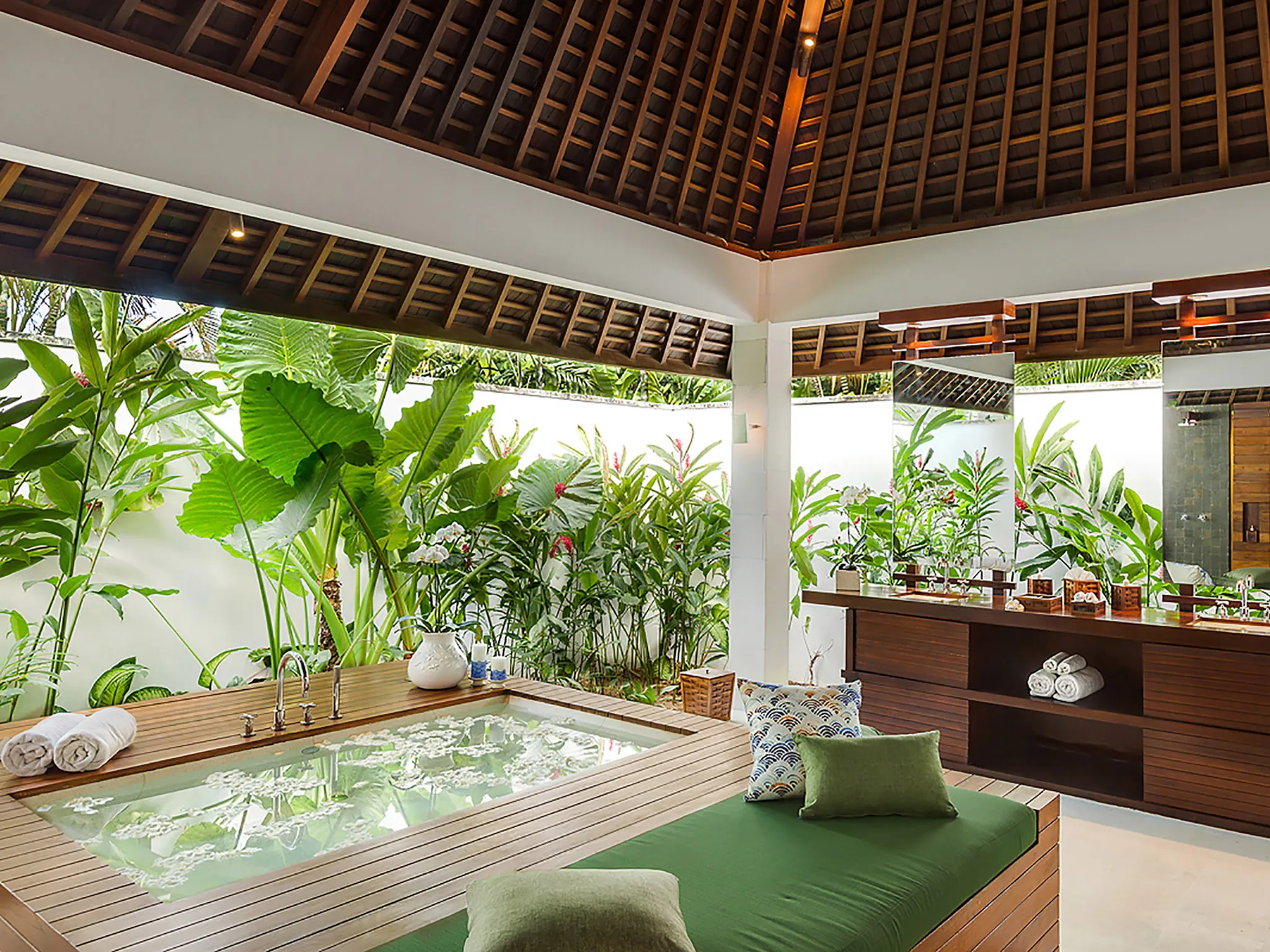 The Beji - Master suite bathroom