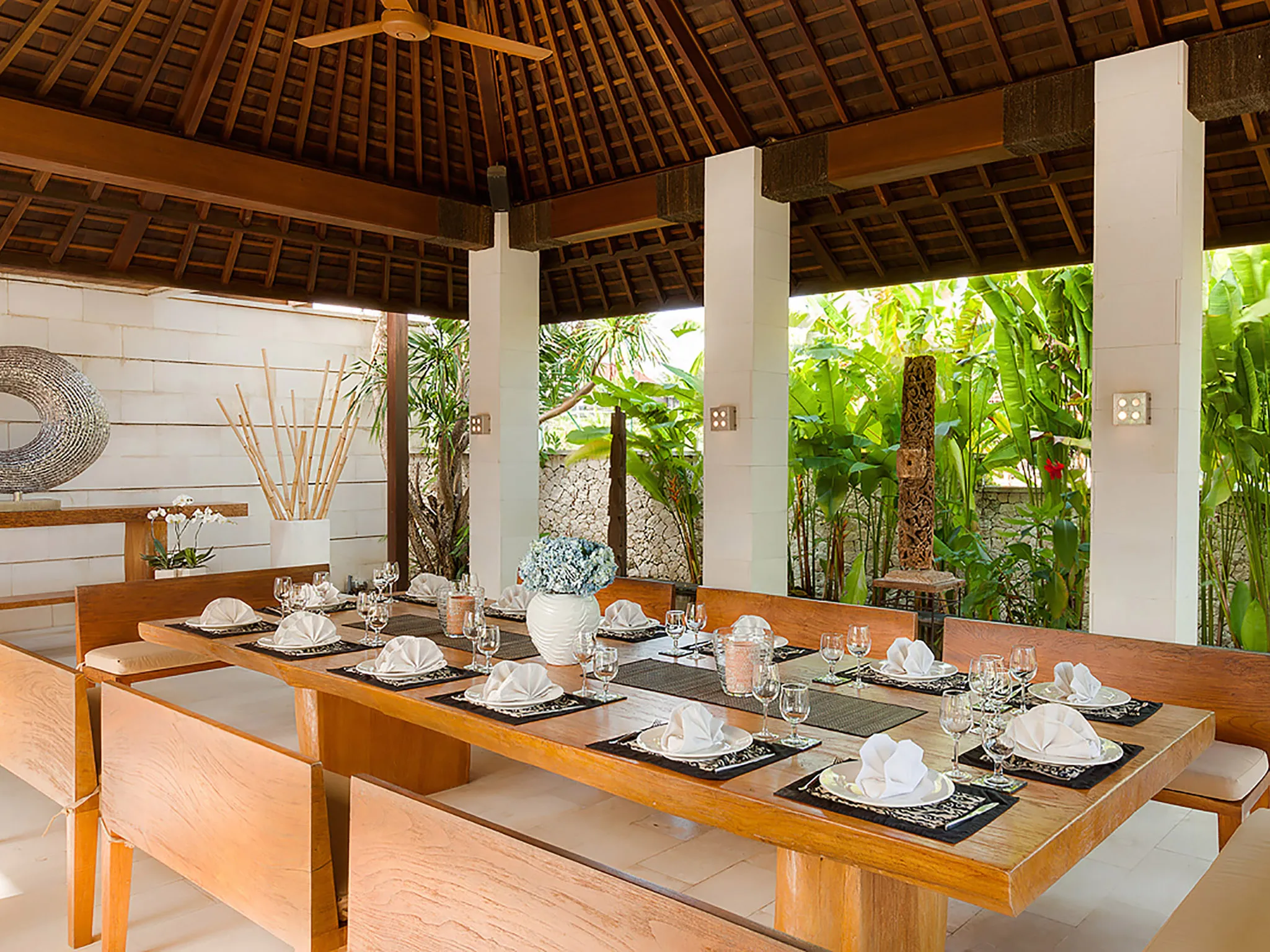 The Beji - Dining table