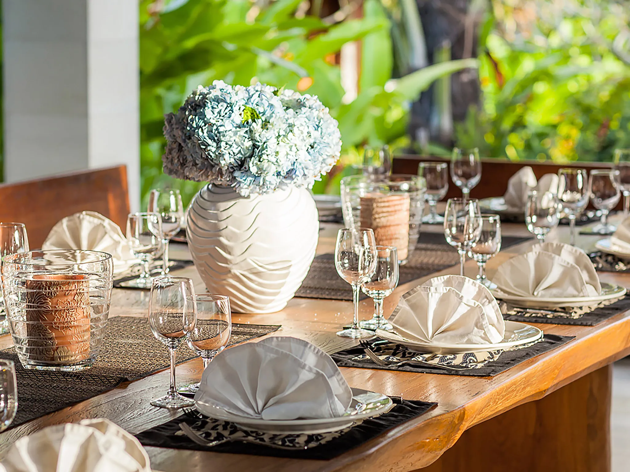 The Beji - Dining table setup