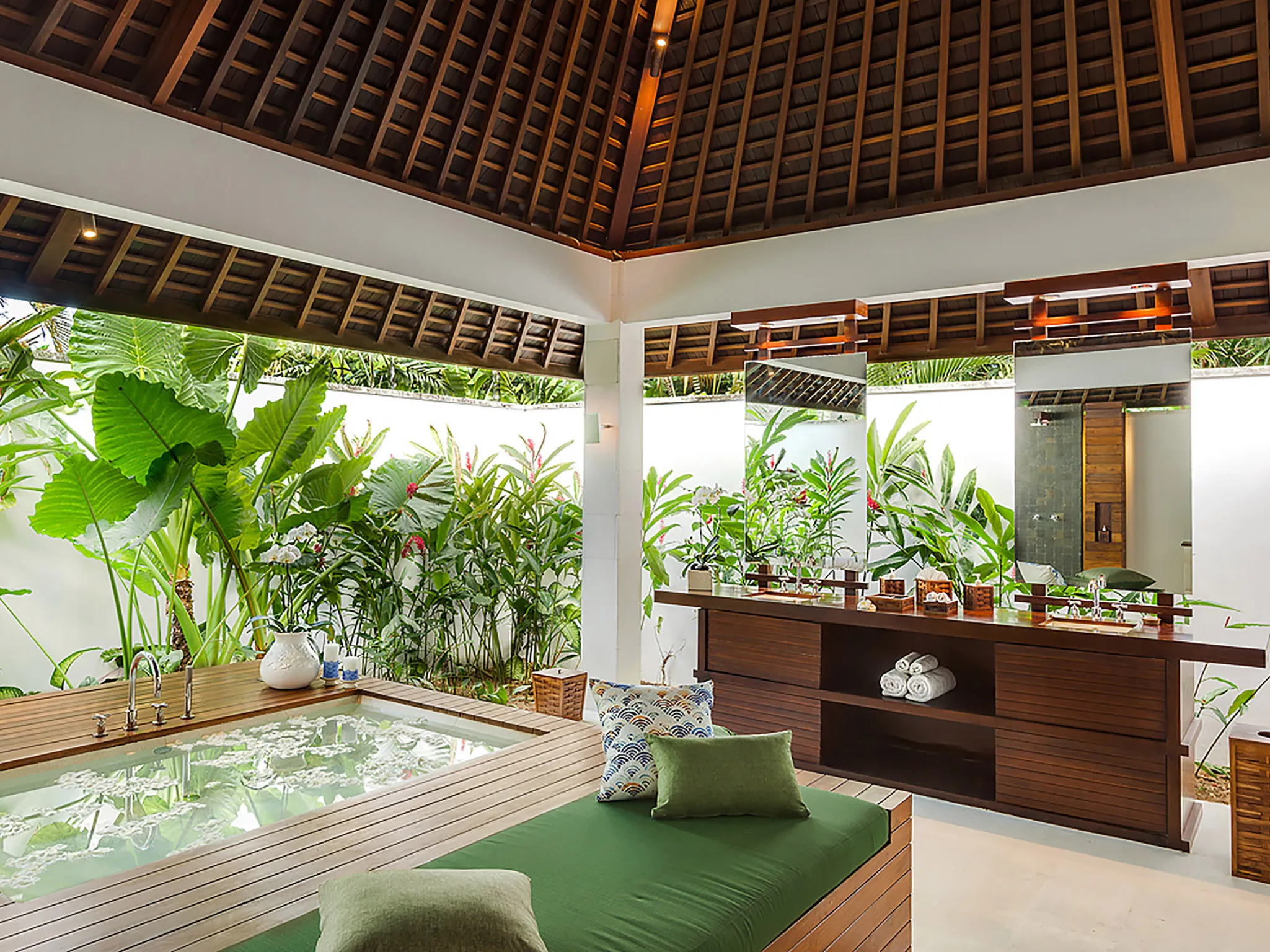 The Beji - Master suite bathroom