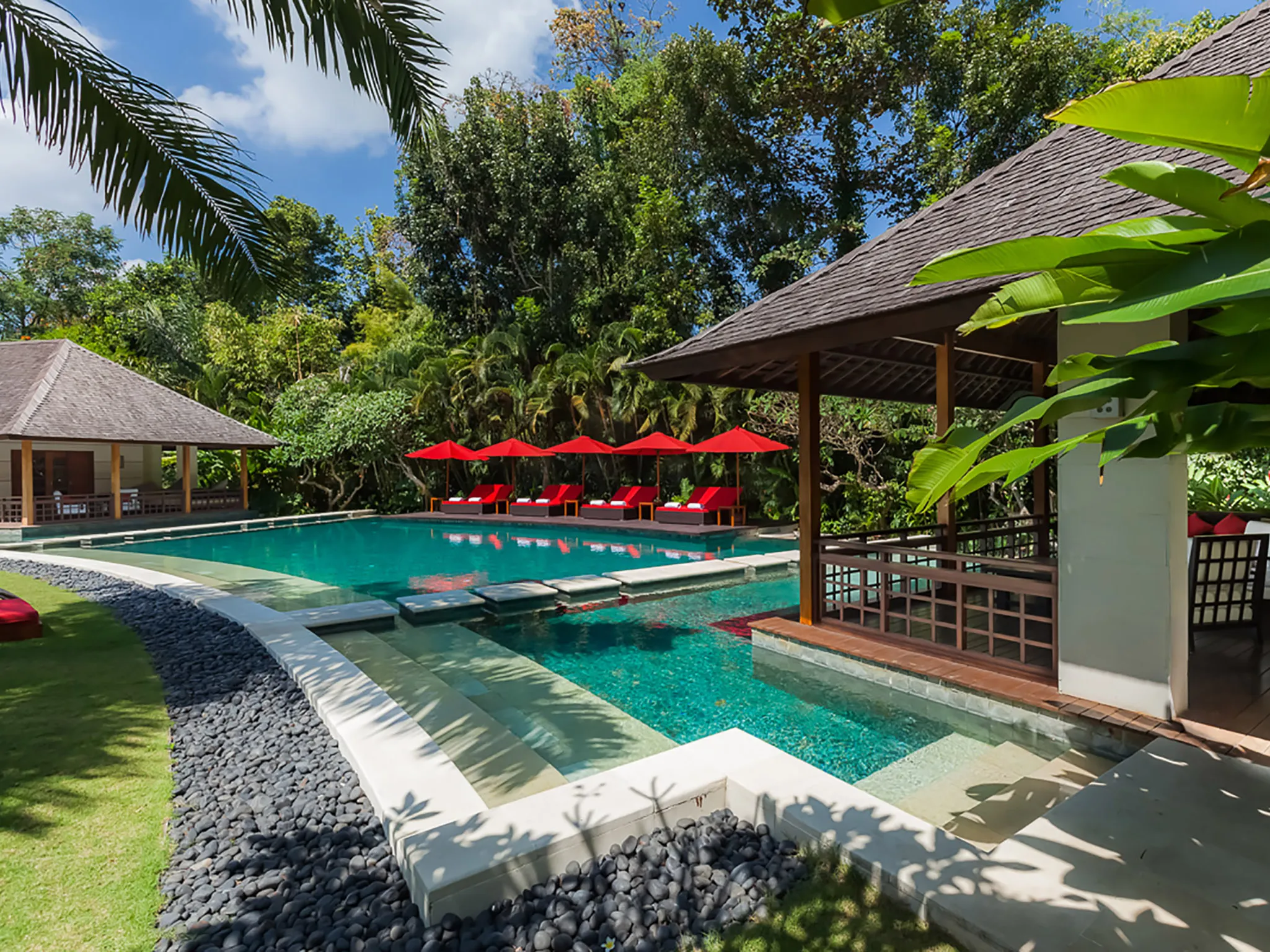 The Beji - Master suite by the pool