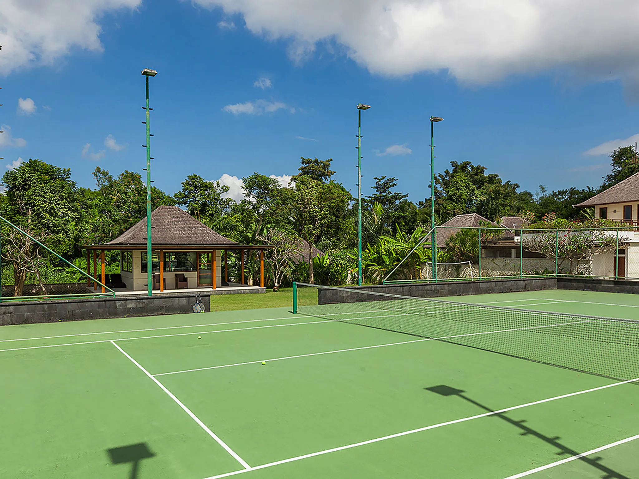 The Beji - Private tennis court