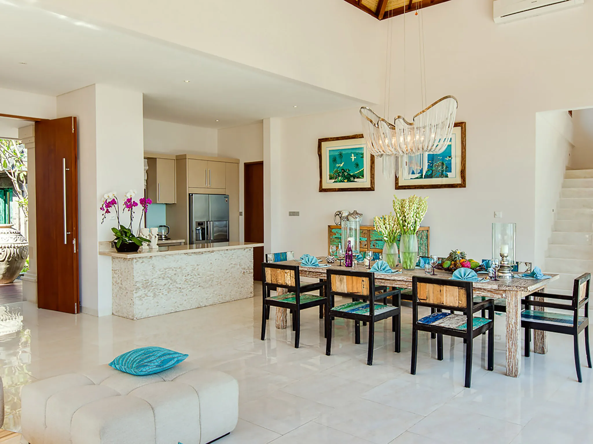 Villa Tirta Nila - Dining and kitchen