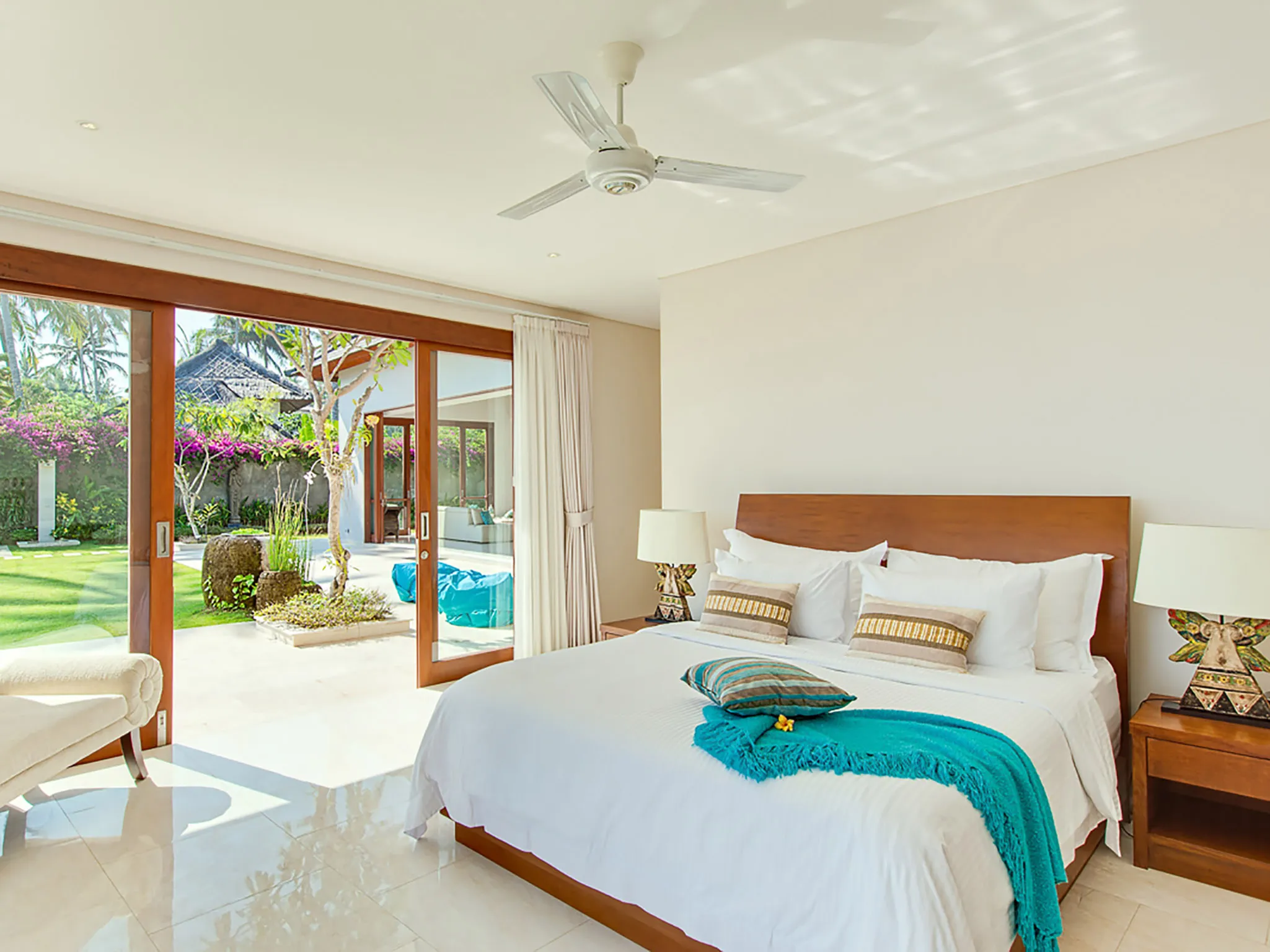 Villa Tirta Nila - Oceanfront bedroom interior