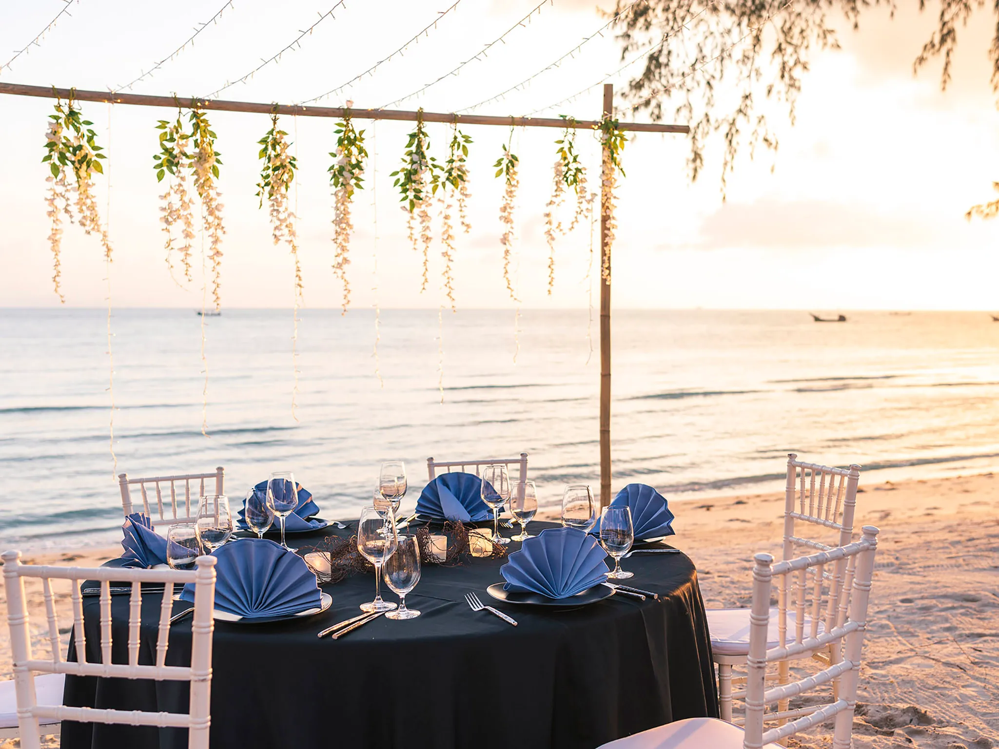 Waimarie - Private beach dining