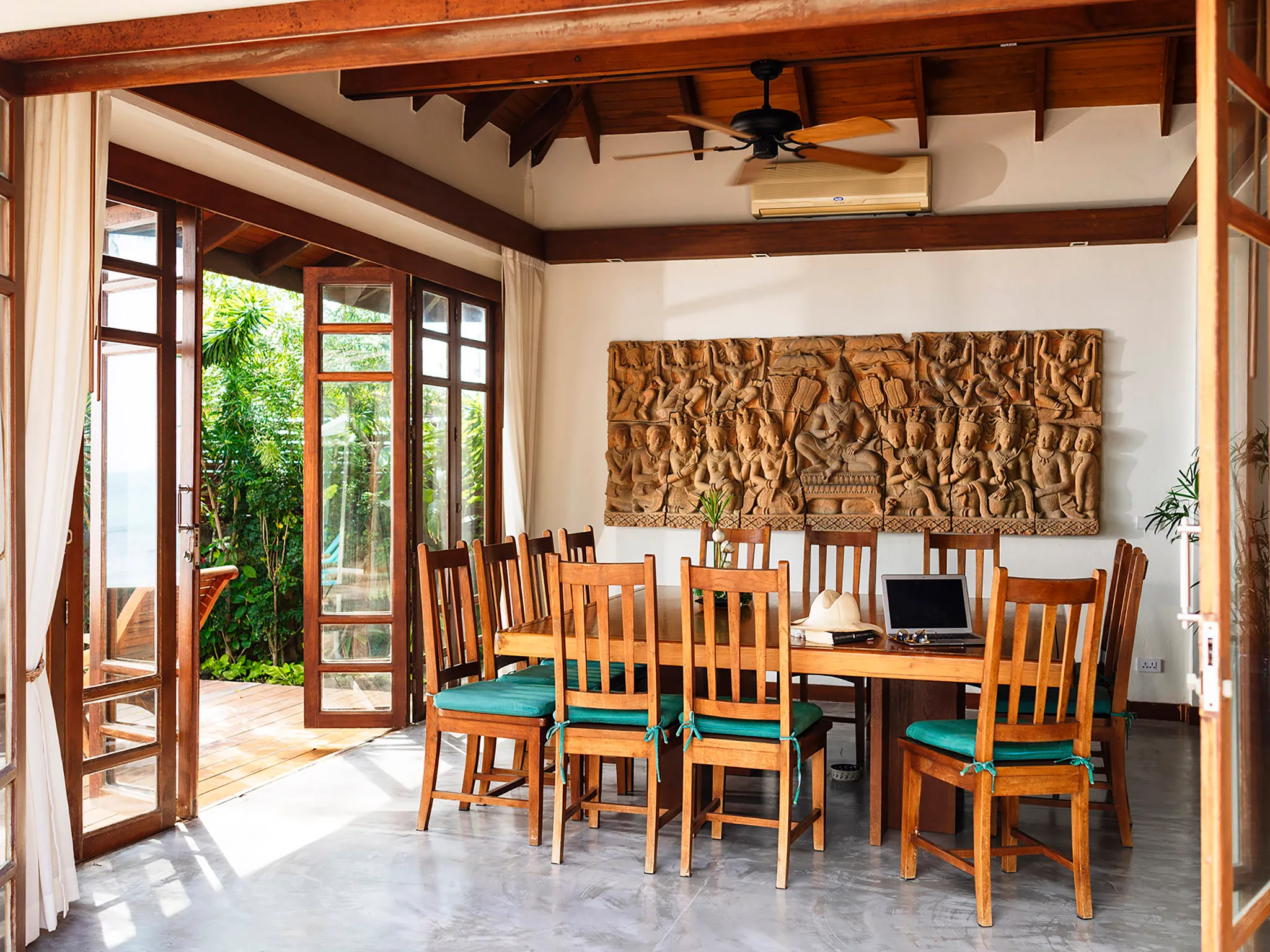 Waimarie - Dining room