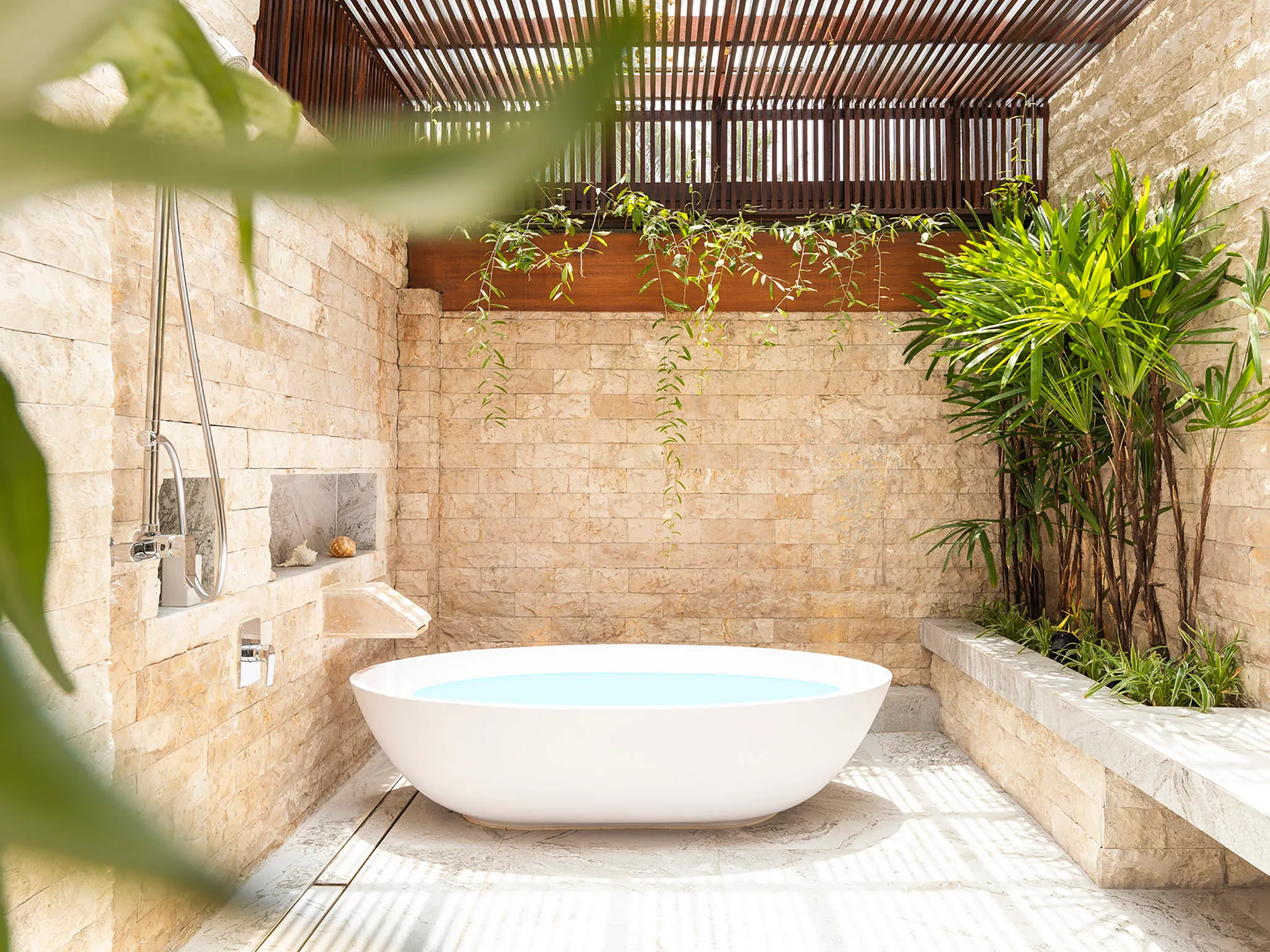 Waimarie - Semi outdoor bathtub
