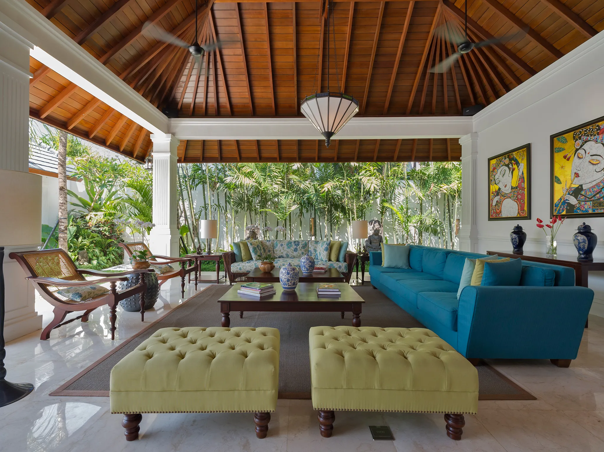 Villa Windu Asri - Seating in grand pavilion