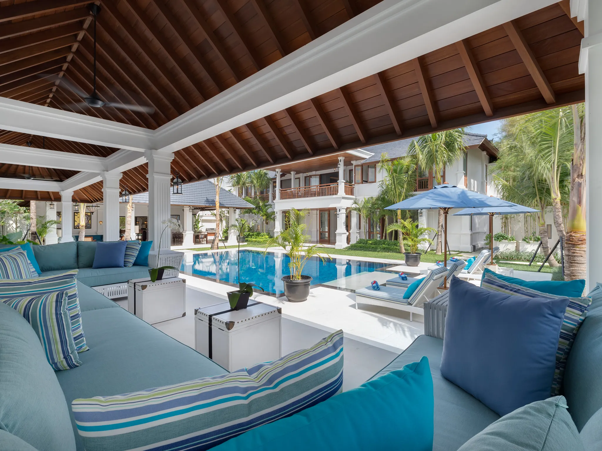 Villa Windu Asri - Main house view from bales