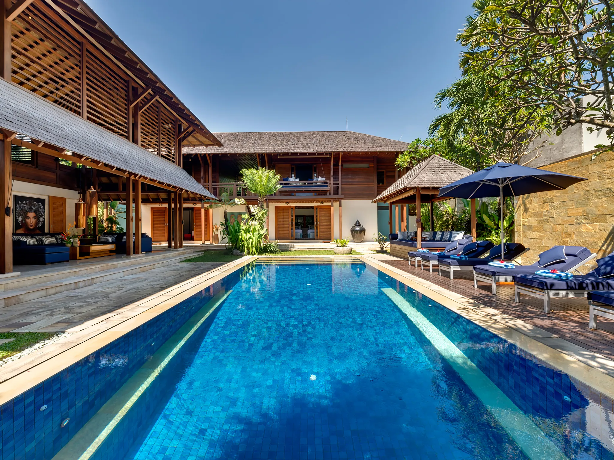 Villa Windu Sari - The pool and villa