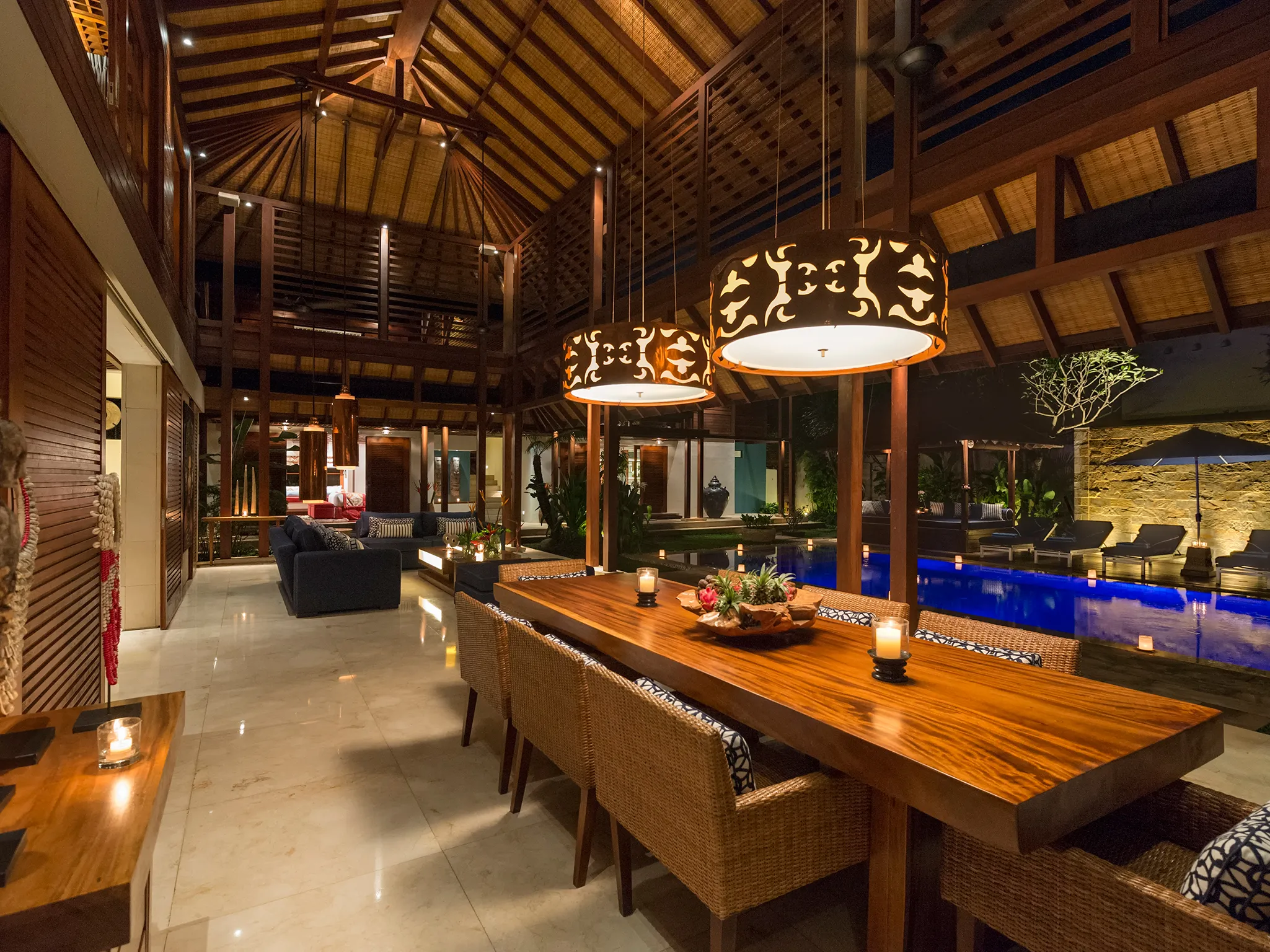 Villa Windu Sari - Night time living in the villa