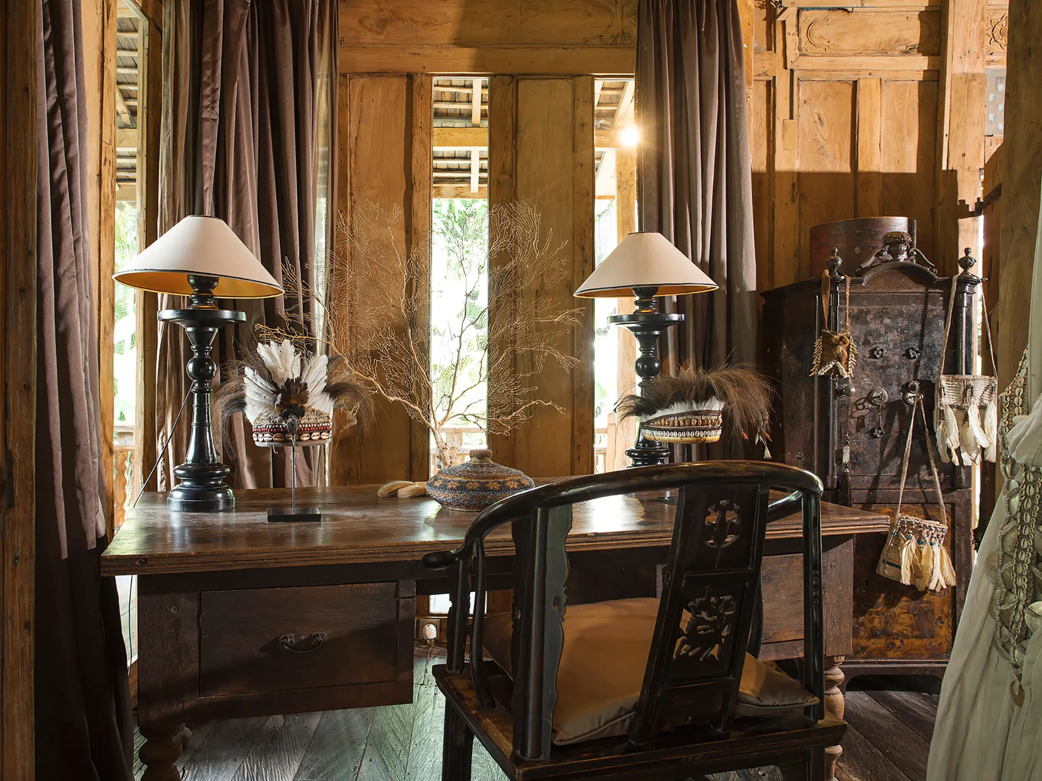 Villa Zelie - Master bedroom work desk