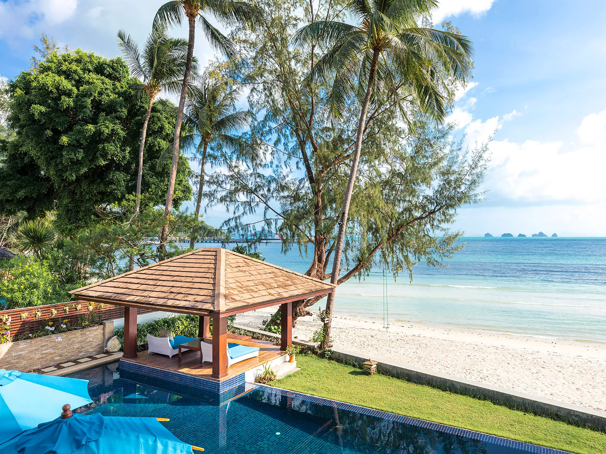 Akuvara - Absolute beachfront villa