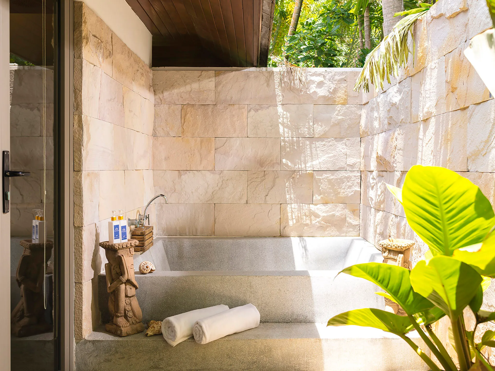 Akuvara - Outdoor bath