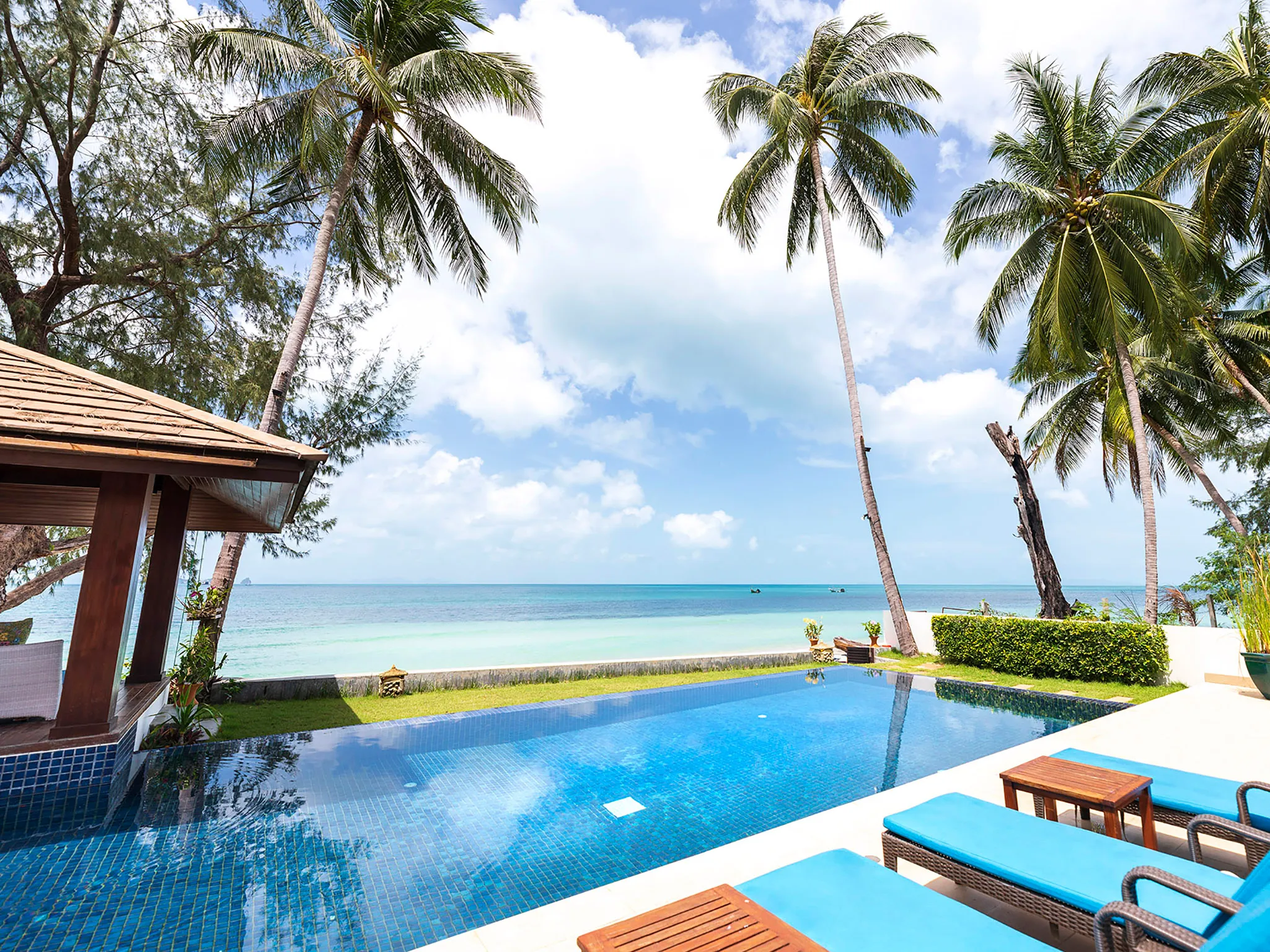 Akuvara - Pool view