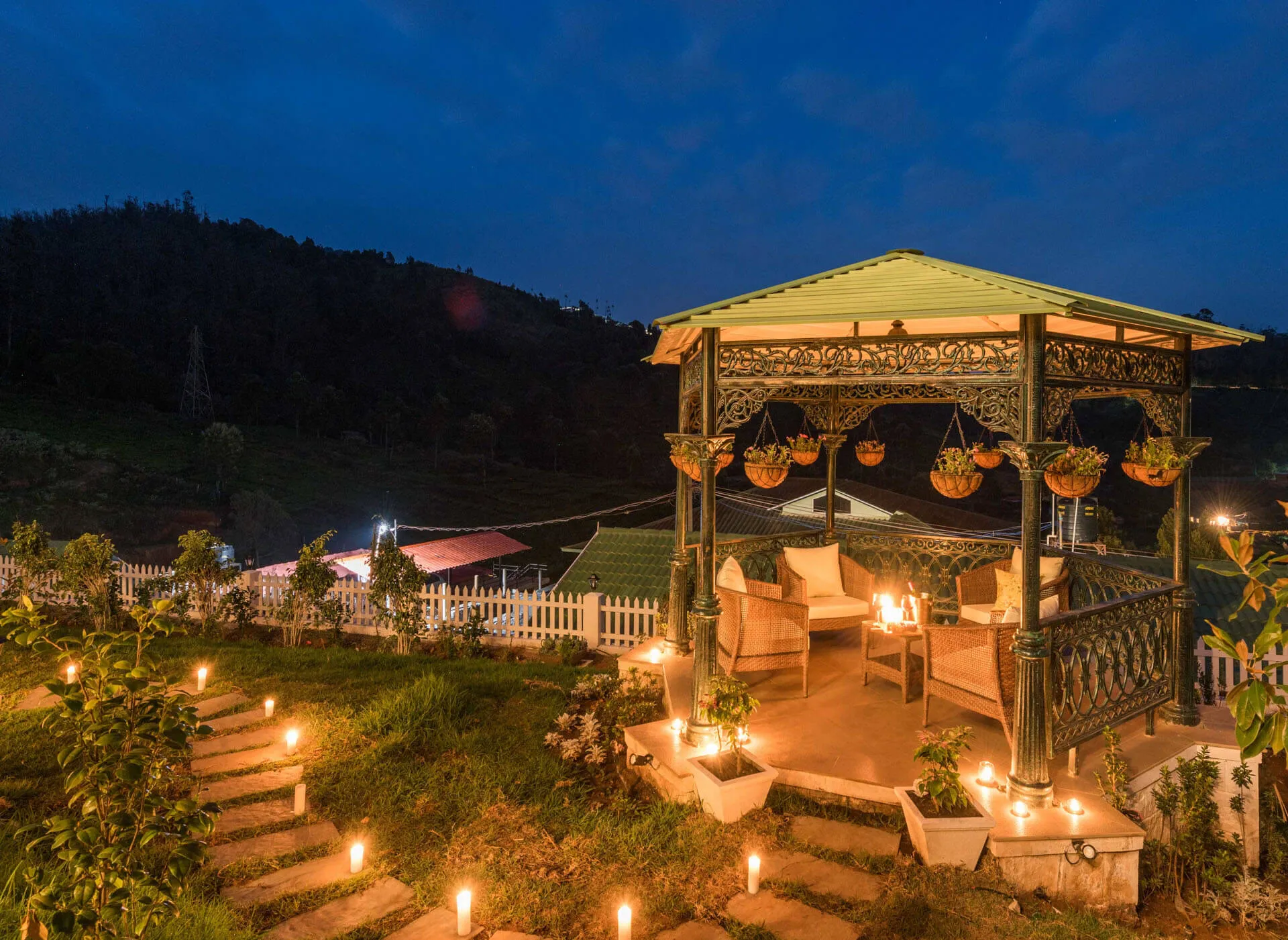 Albany Cottage - Gazebo in Light